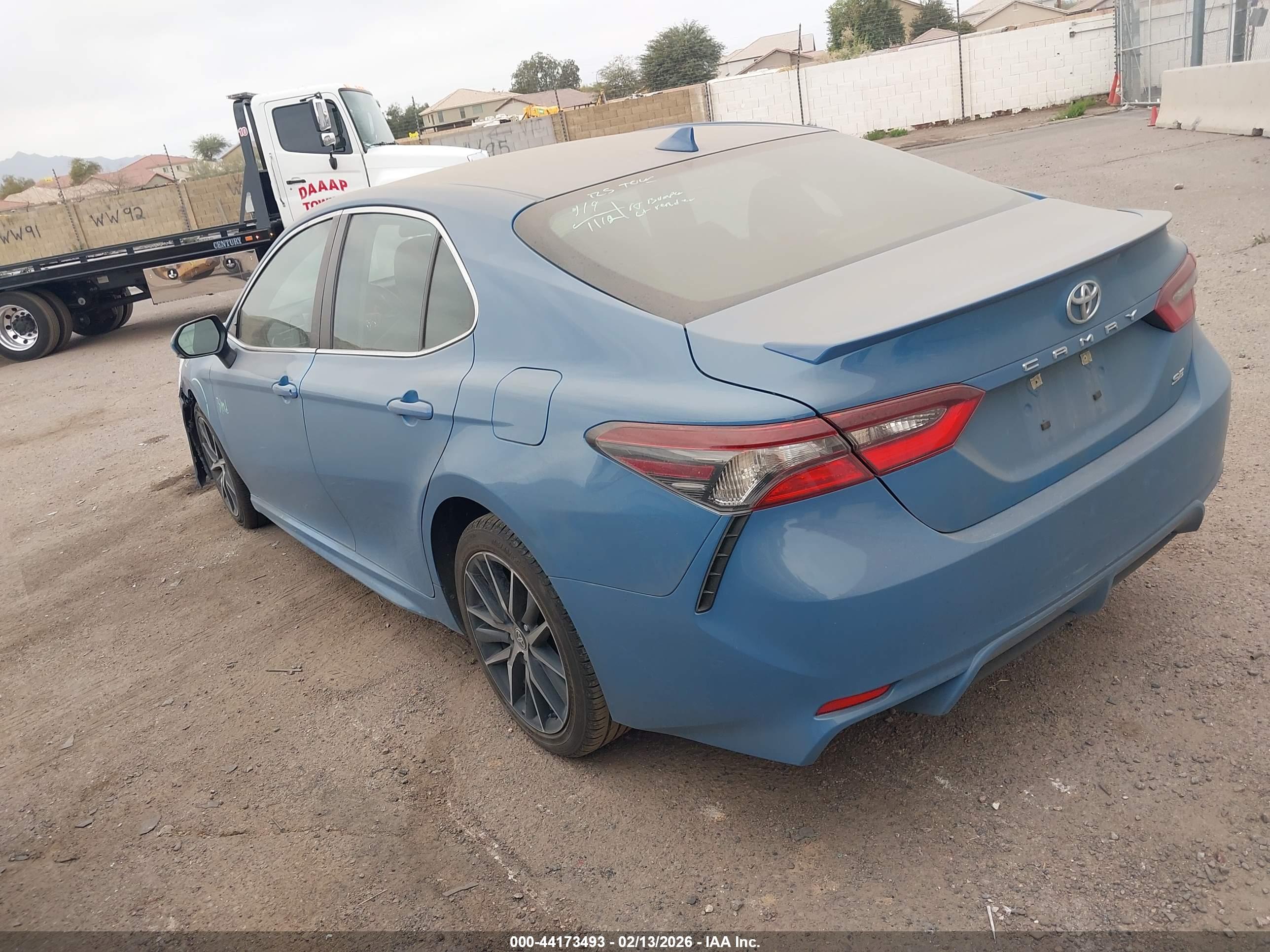 TOYOTA CAMRY image 3