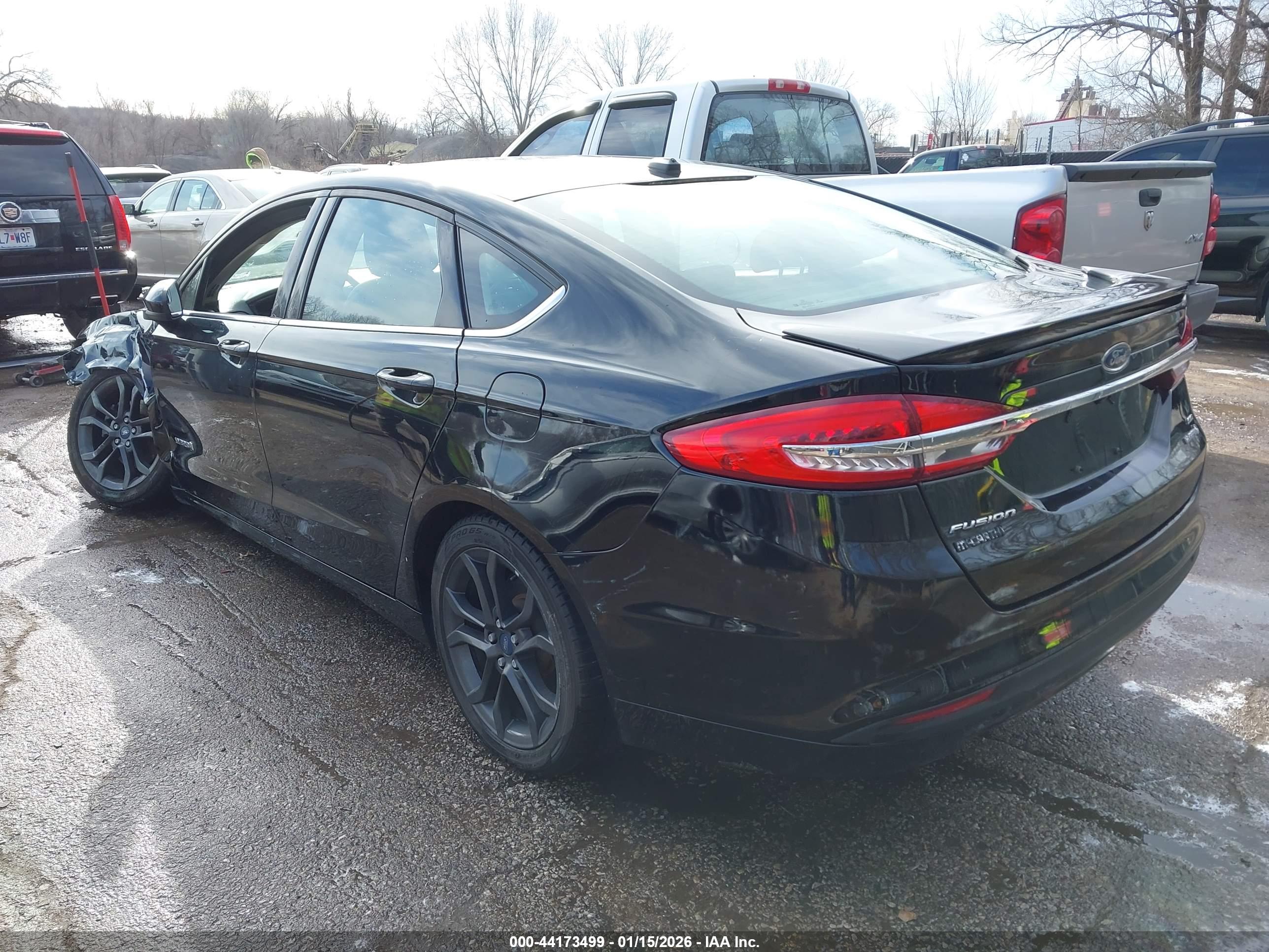 FORD FUSION image 3