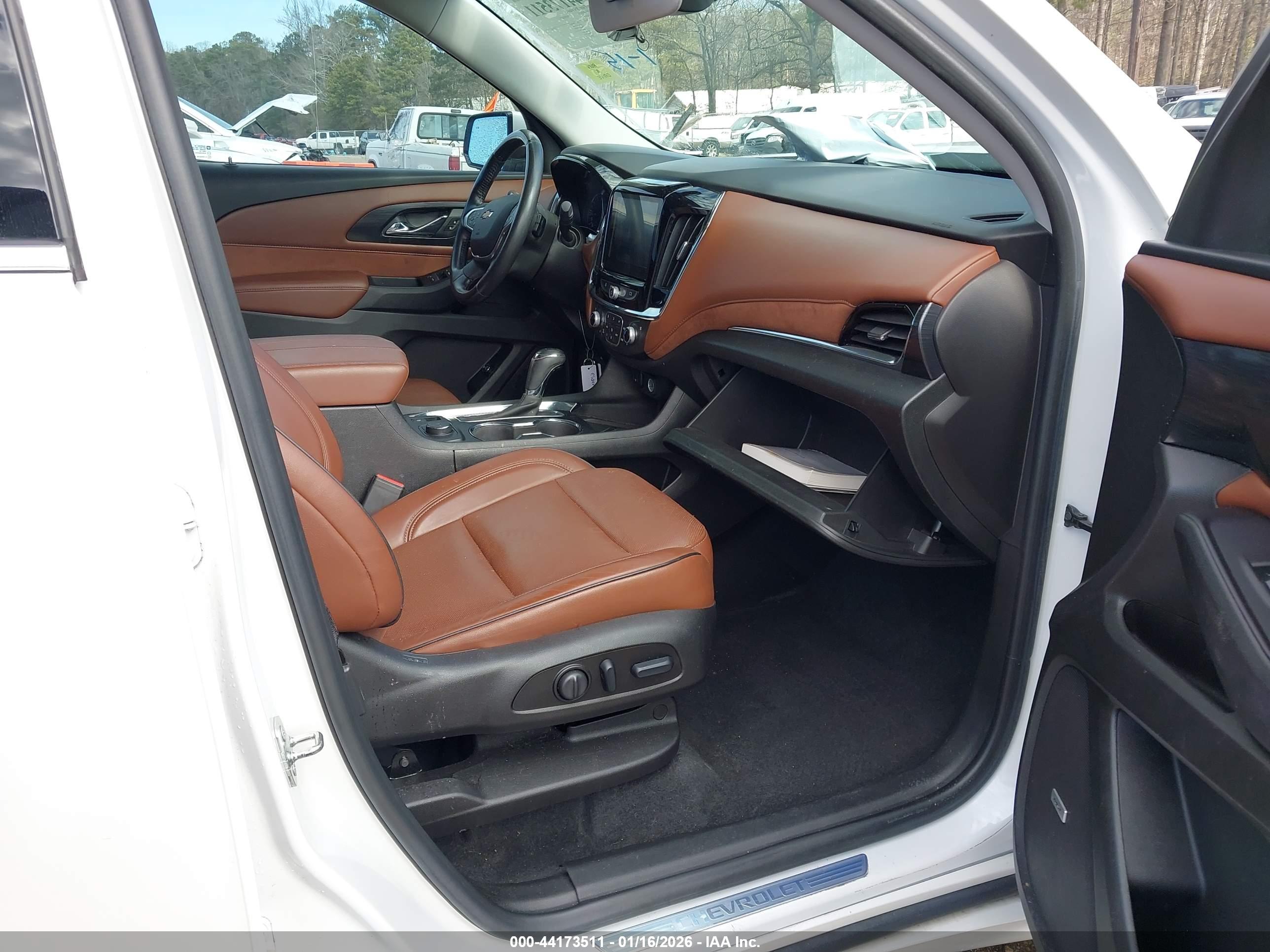 CHEVROLET TRAVERSE image 5