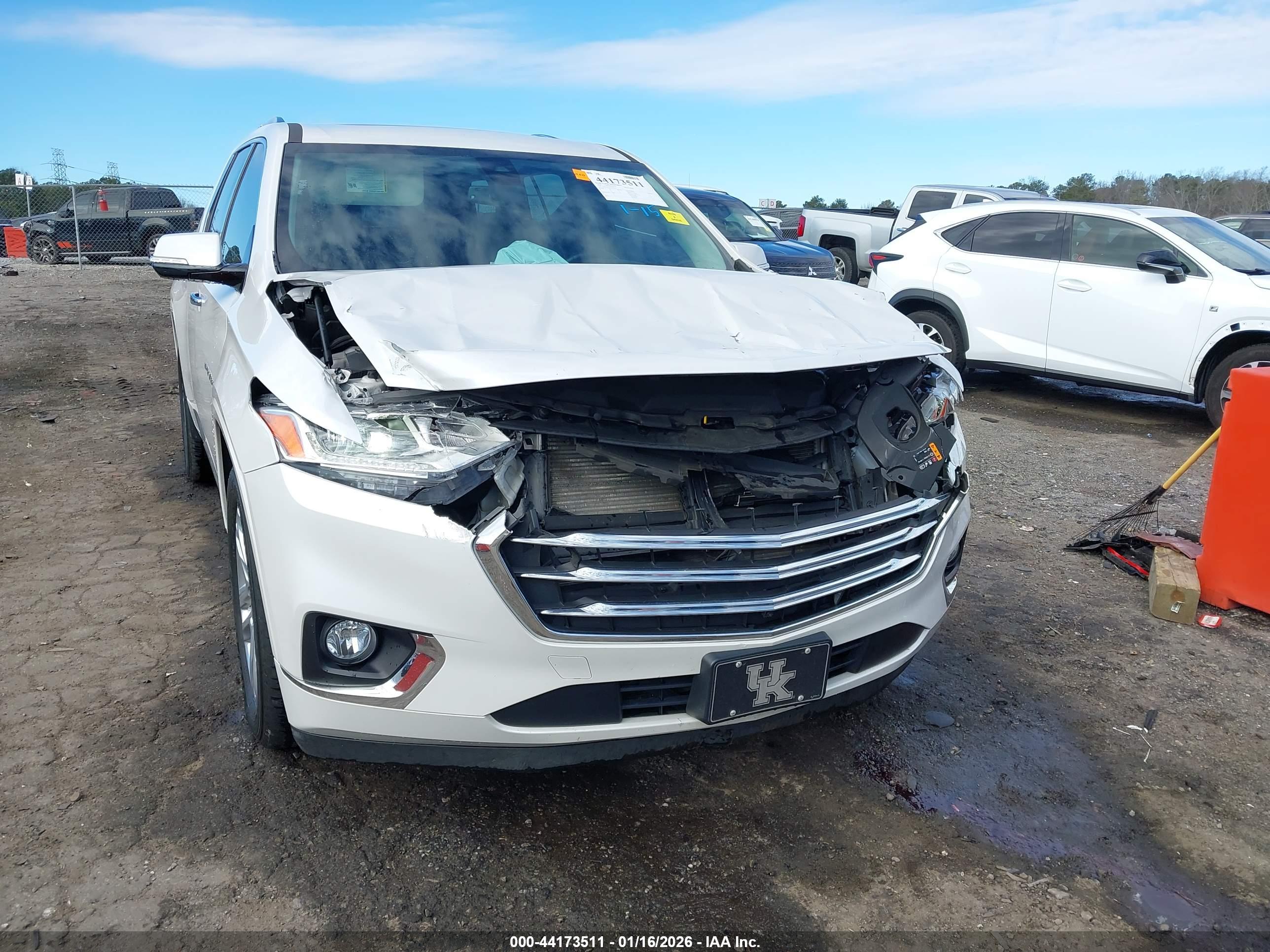 CHEVROLET TRAVERSE image 6