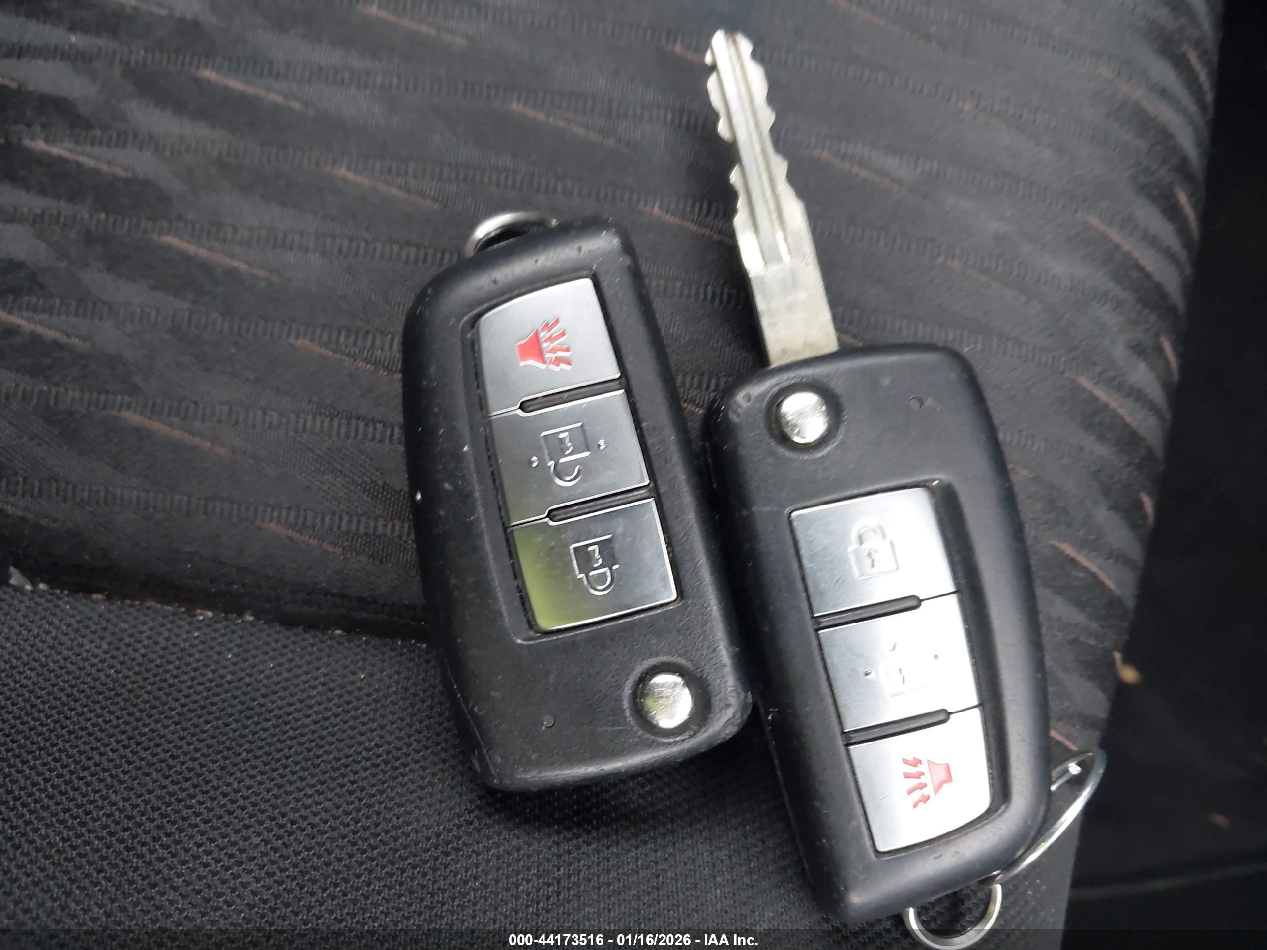 NISSAN ROGUE image 11