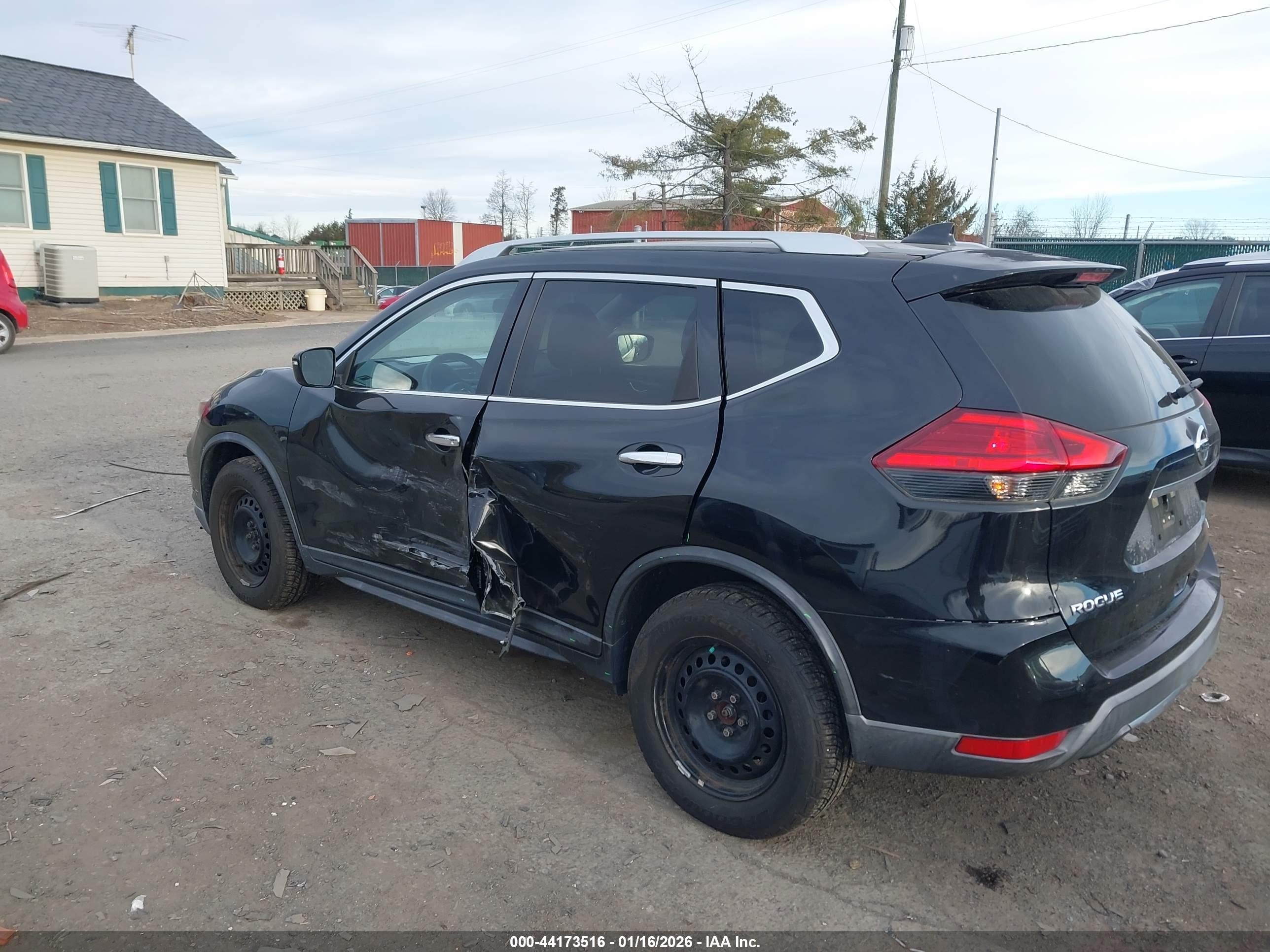 NISSAN ROGUE image 3