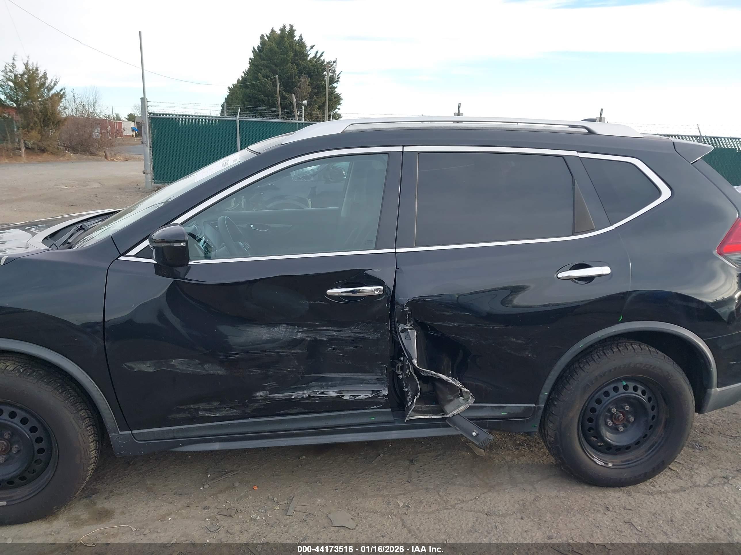 NISSAN ROGUE image 6