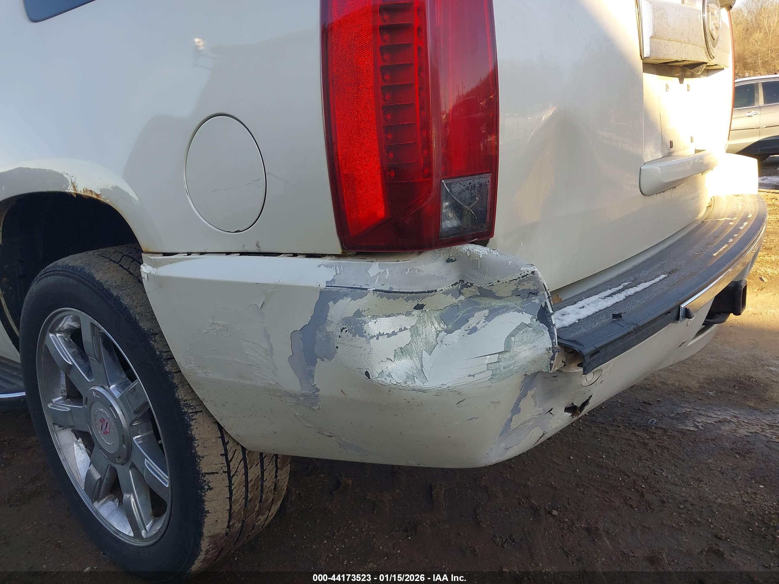 CADILLAC ESCALADE image 6