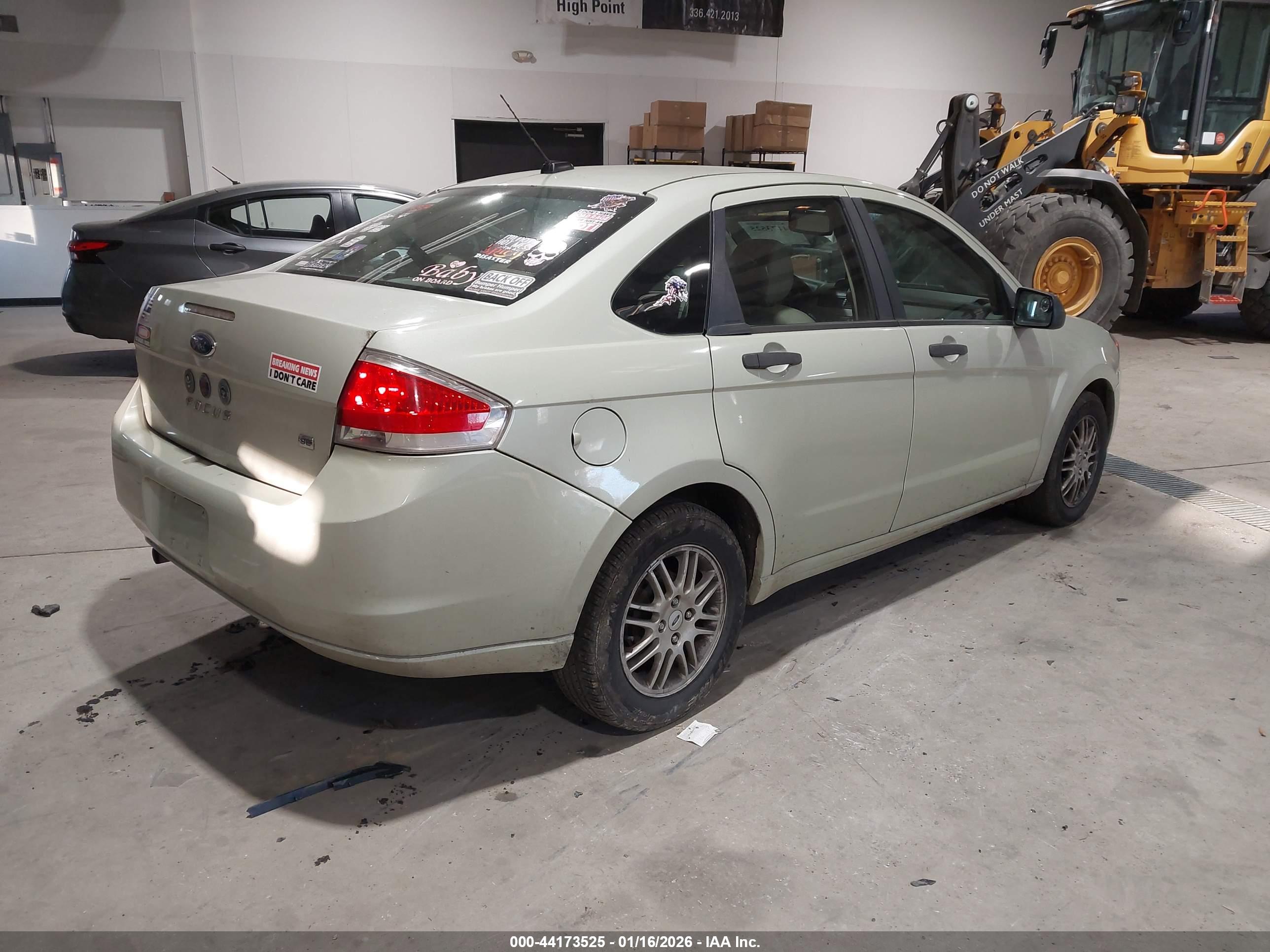 FORD FOCUS image 4