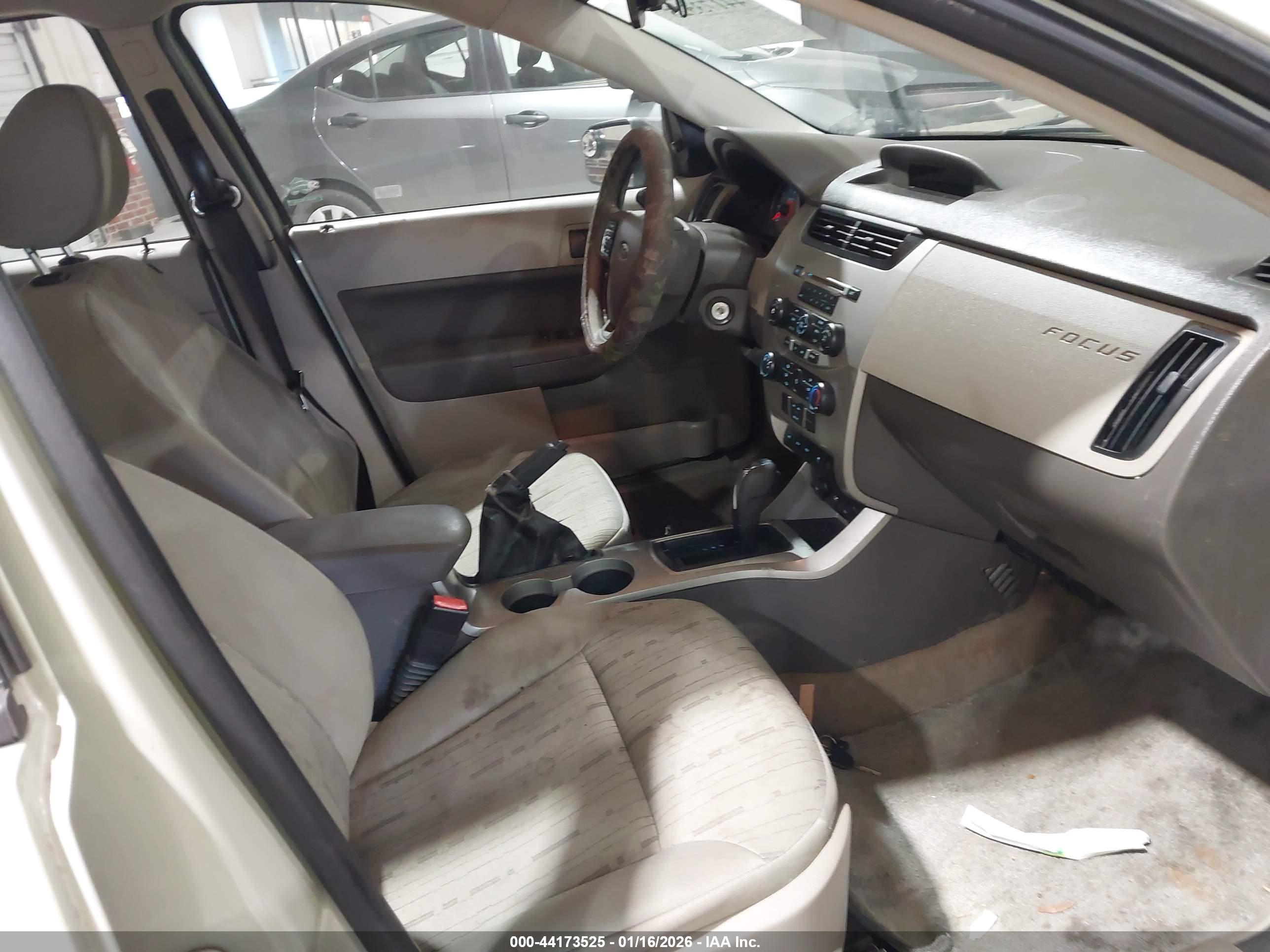 FORD FOCUS image 5