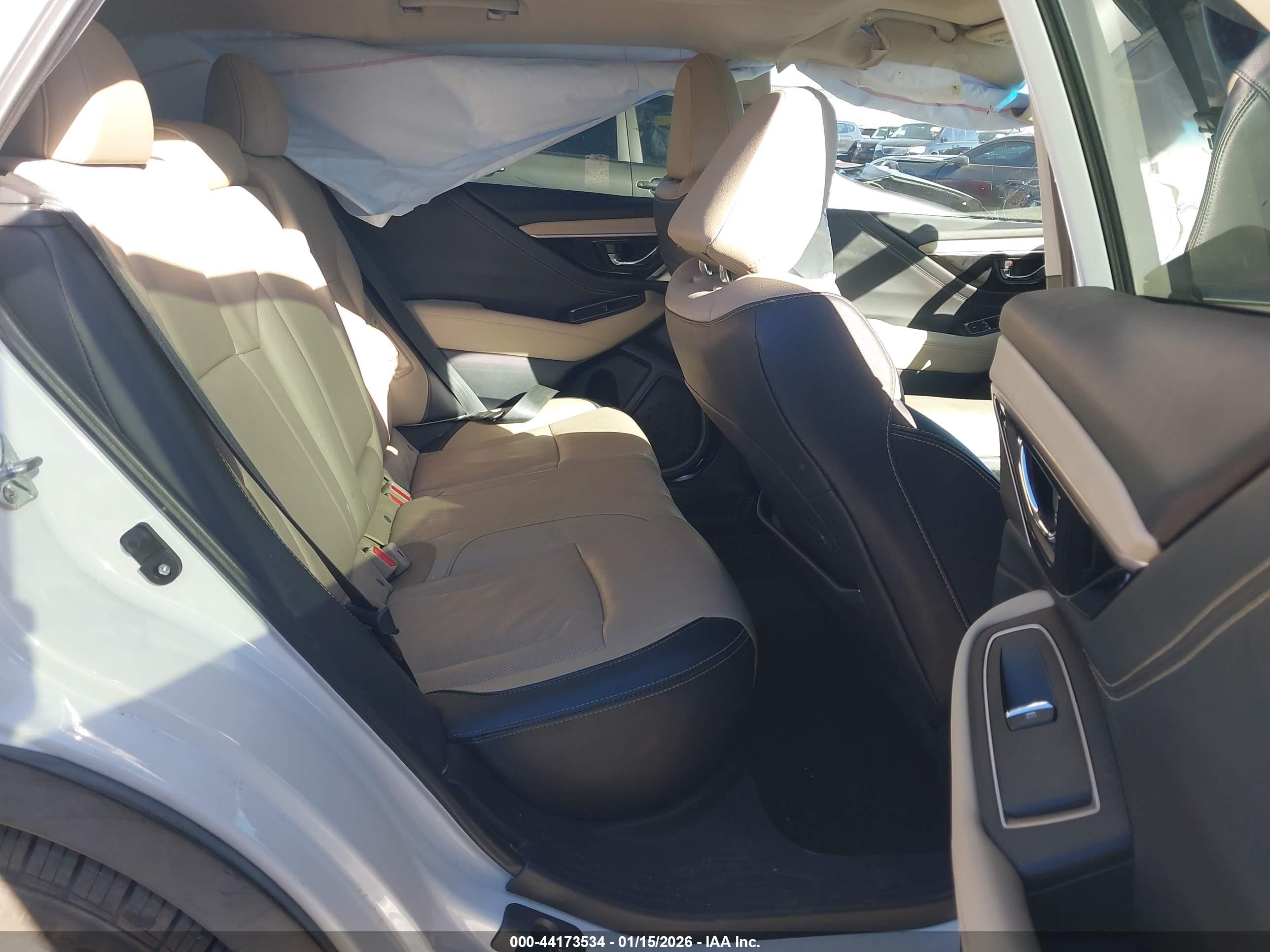SUBARU OUTBACK image 8