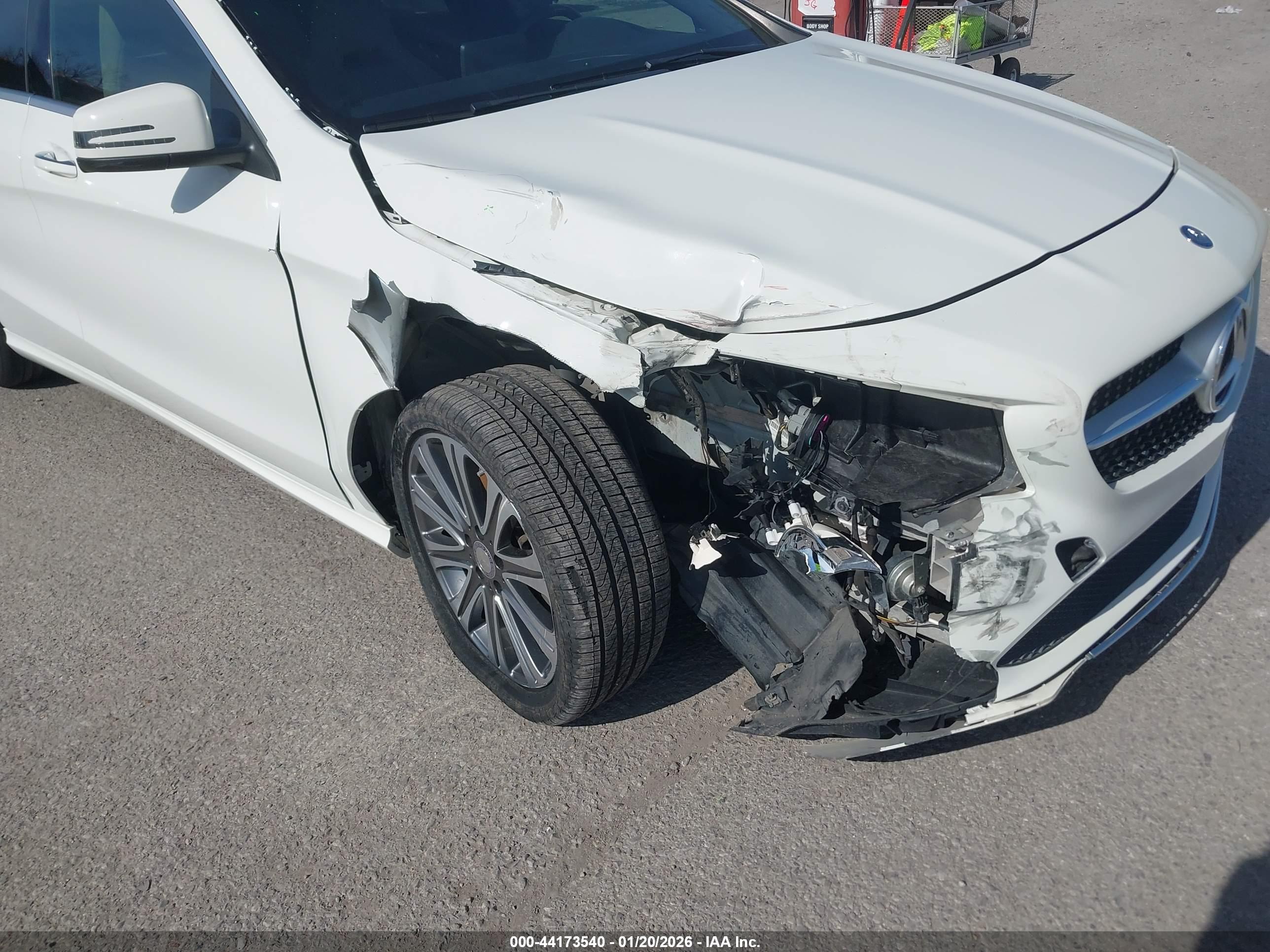 MERCEDES-BENZ CLA image 6