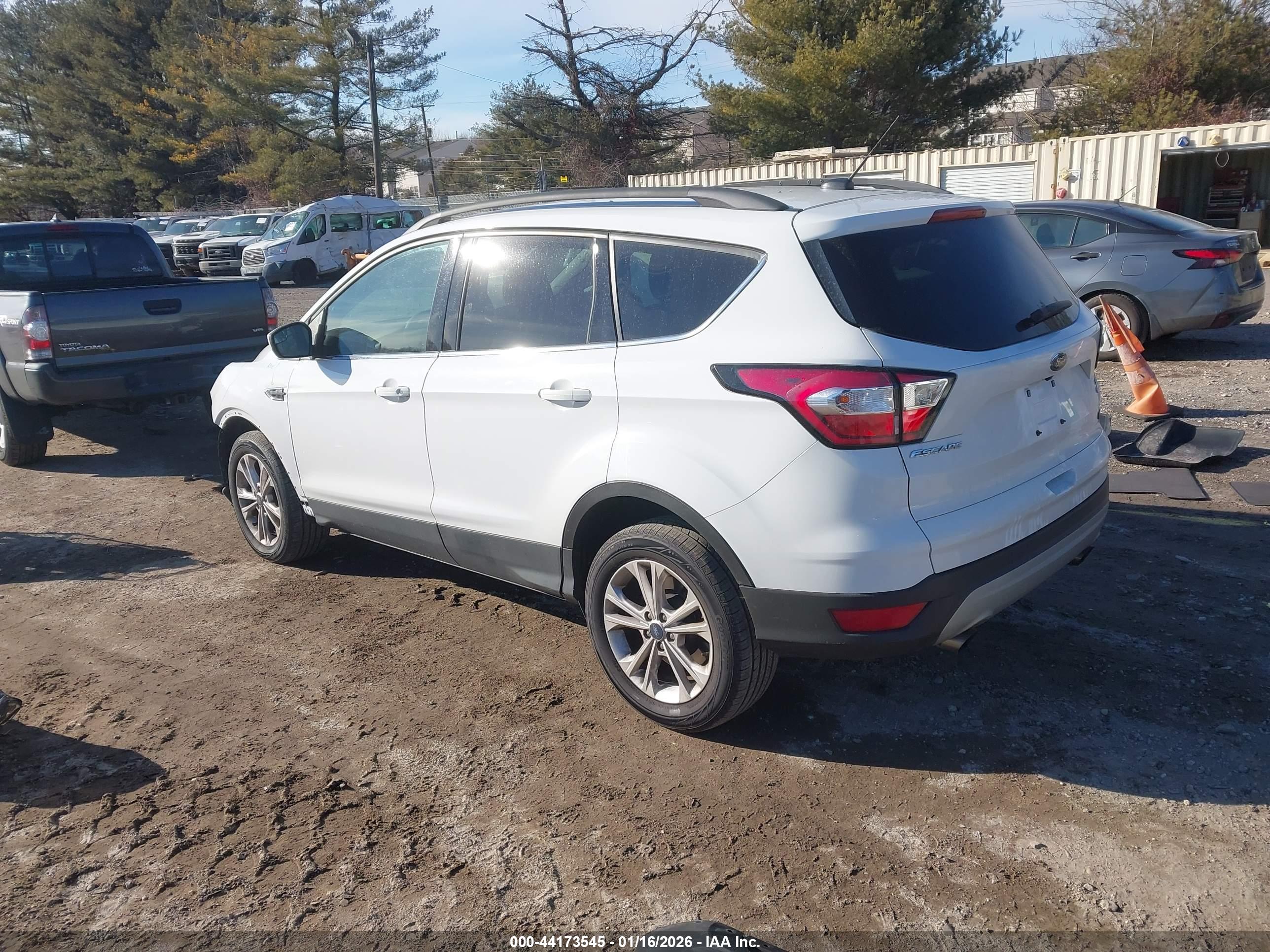FORD ESCAPE image 3