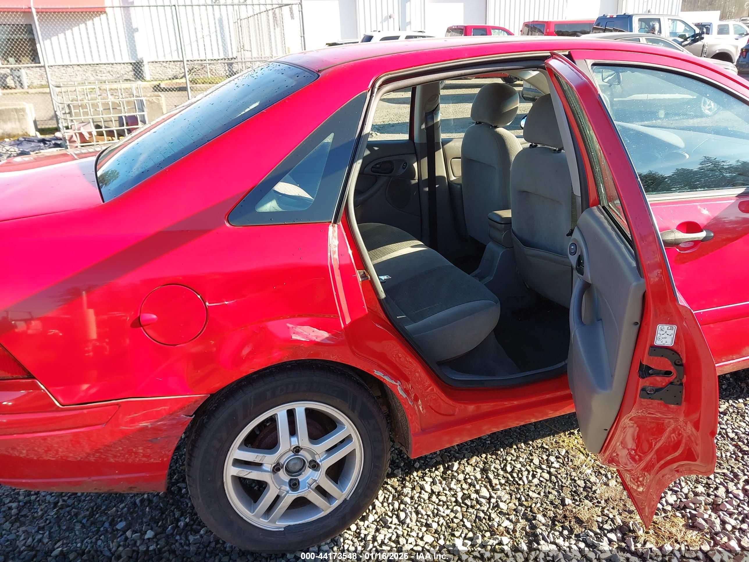 FORD FOCUS image 8