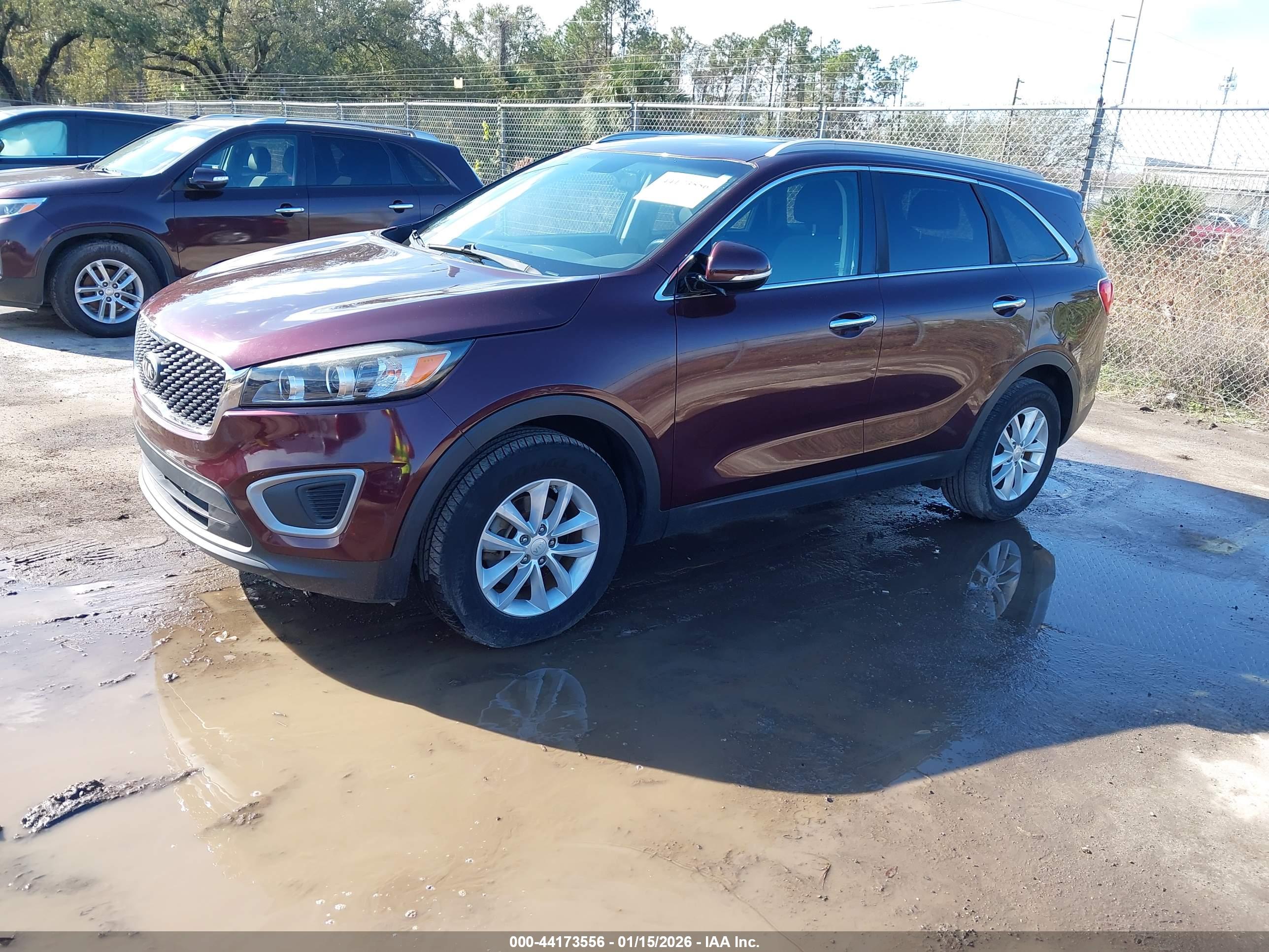 KIA SORENTO image 2