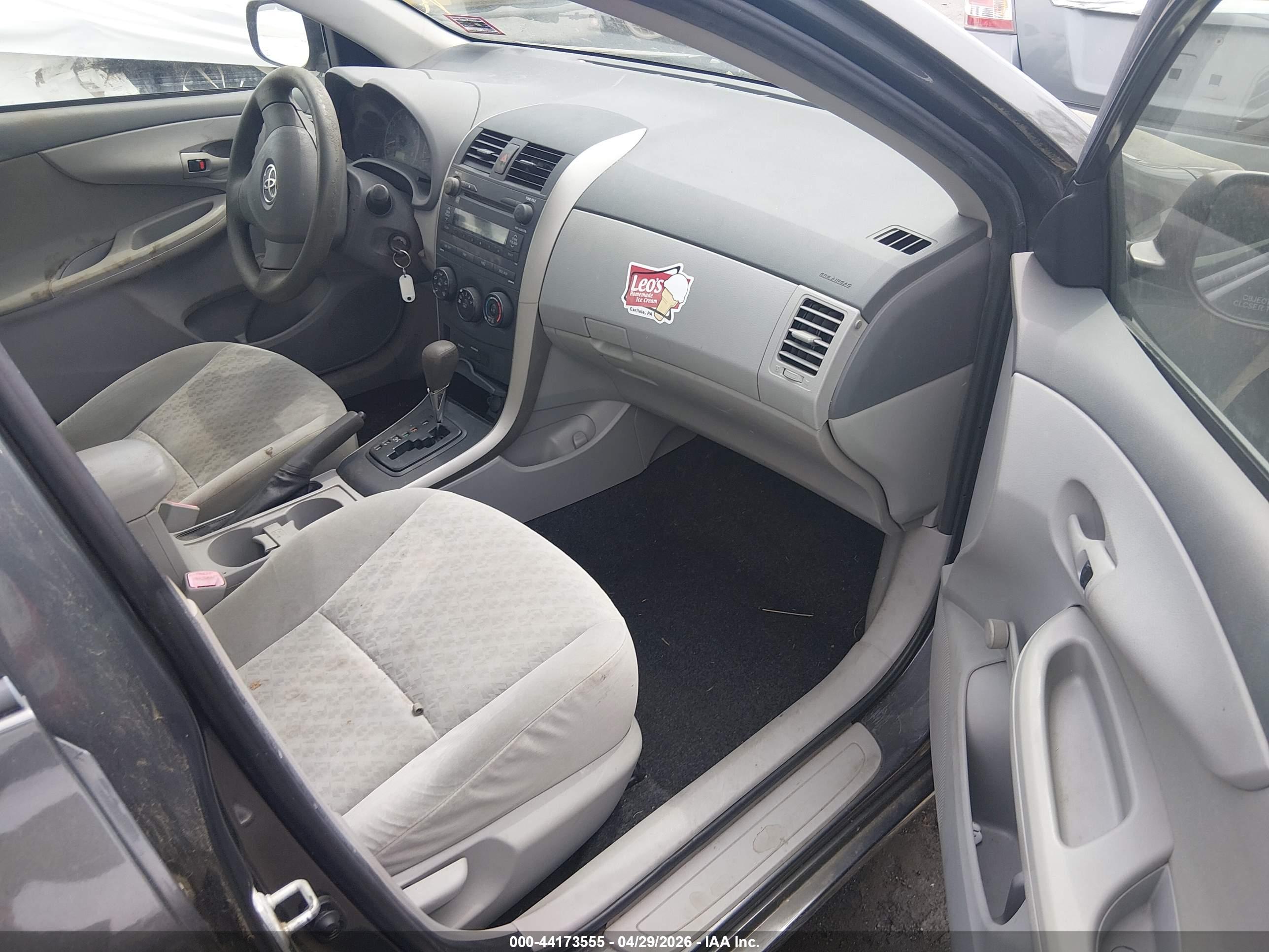 TOYOTA COROLLA image 5