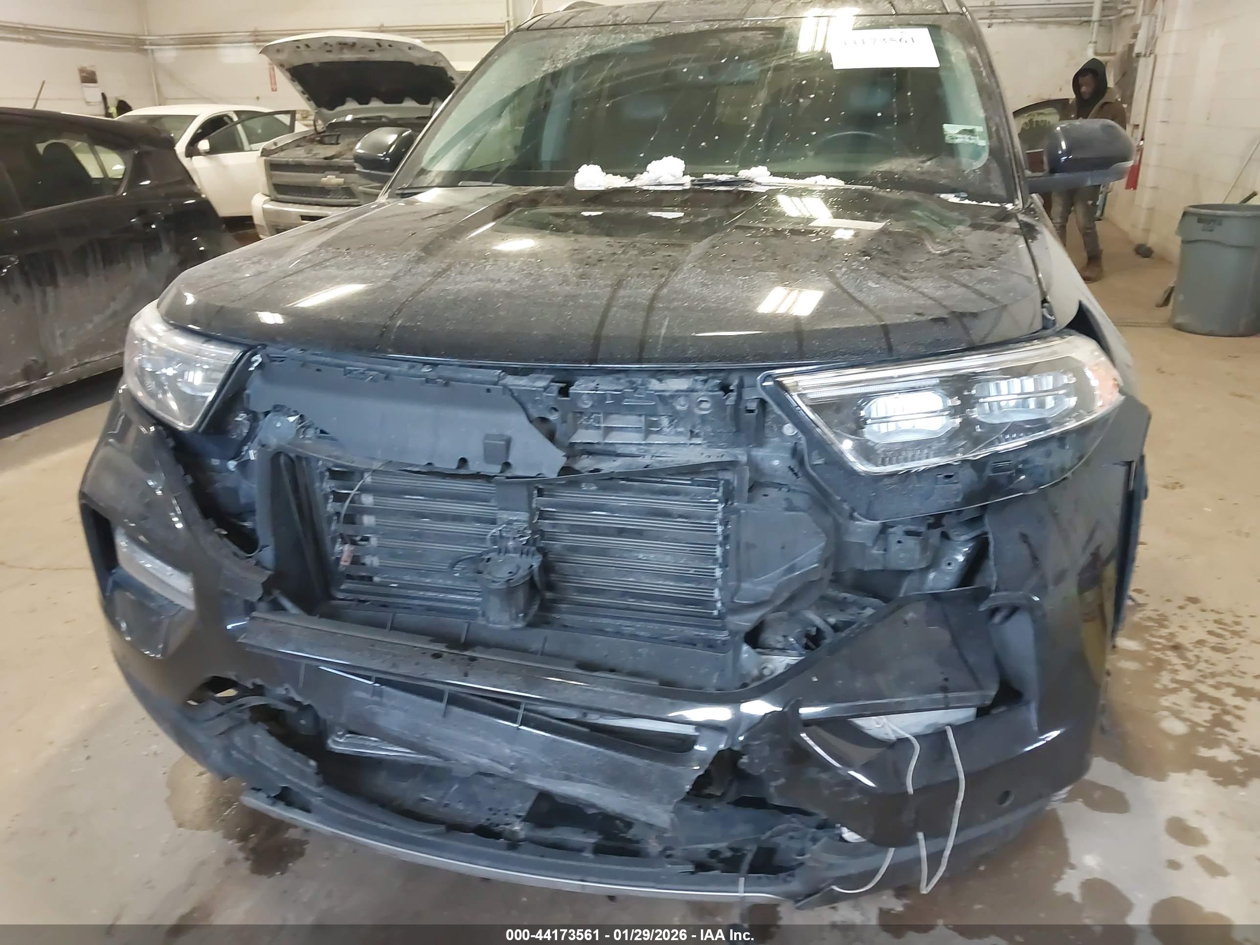 FORD EXPLORER image 6