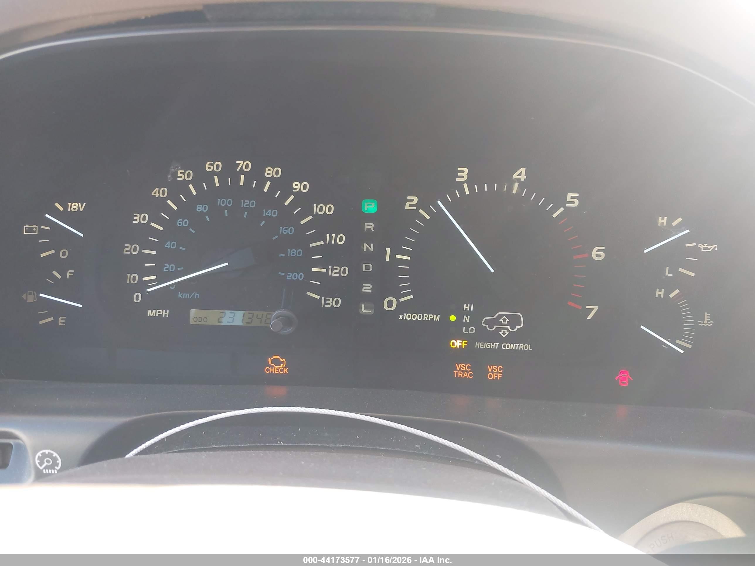 LEXUS LX image 7