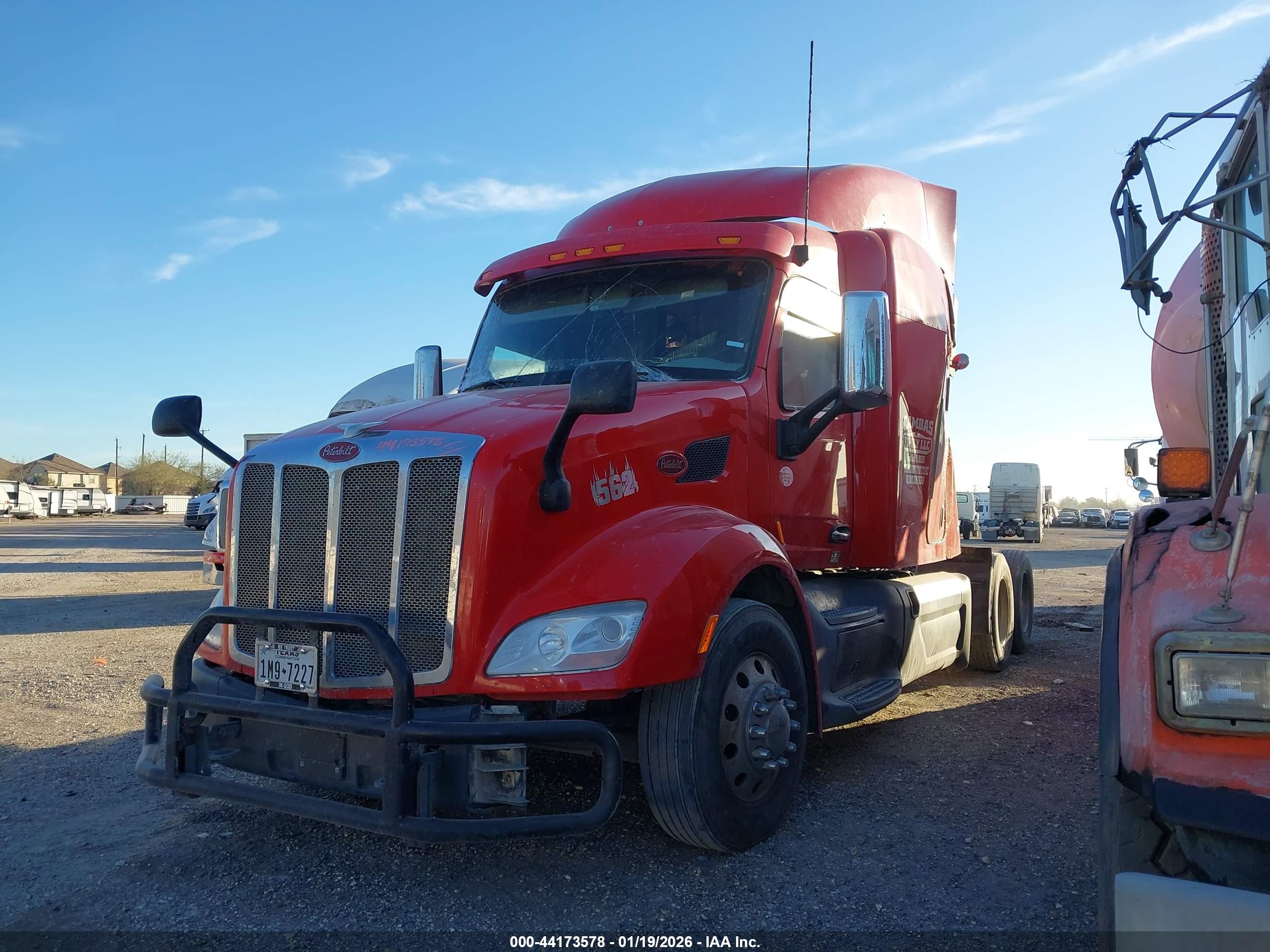 PETERBILT 579 image 2