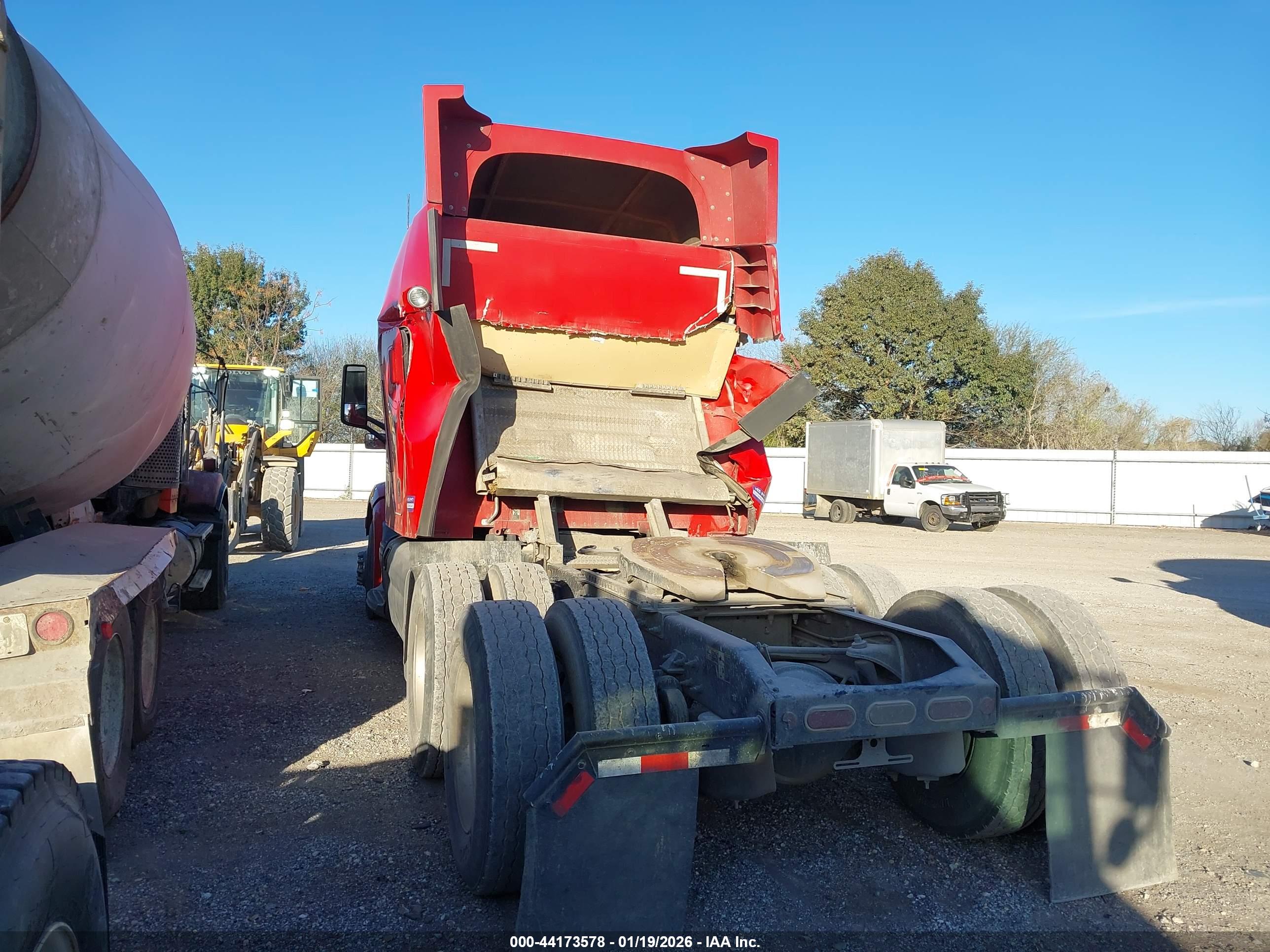 PETERBILT 579 image 3