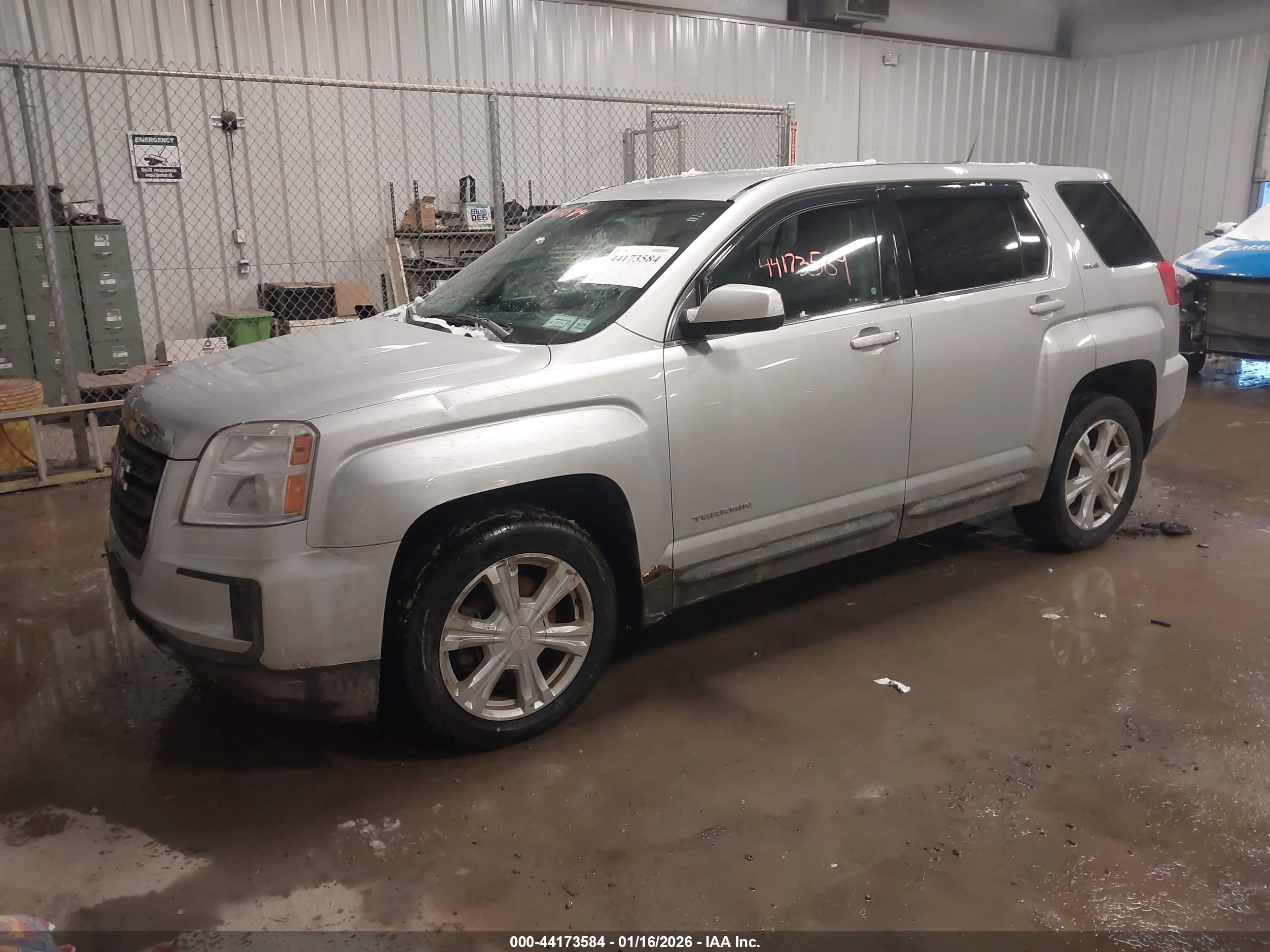 GMC TERRAIN image 2