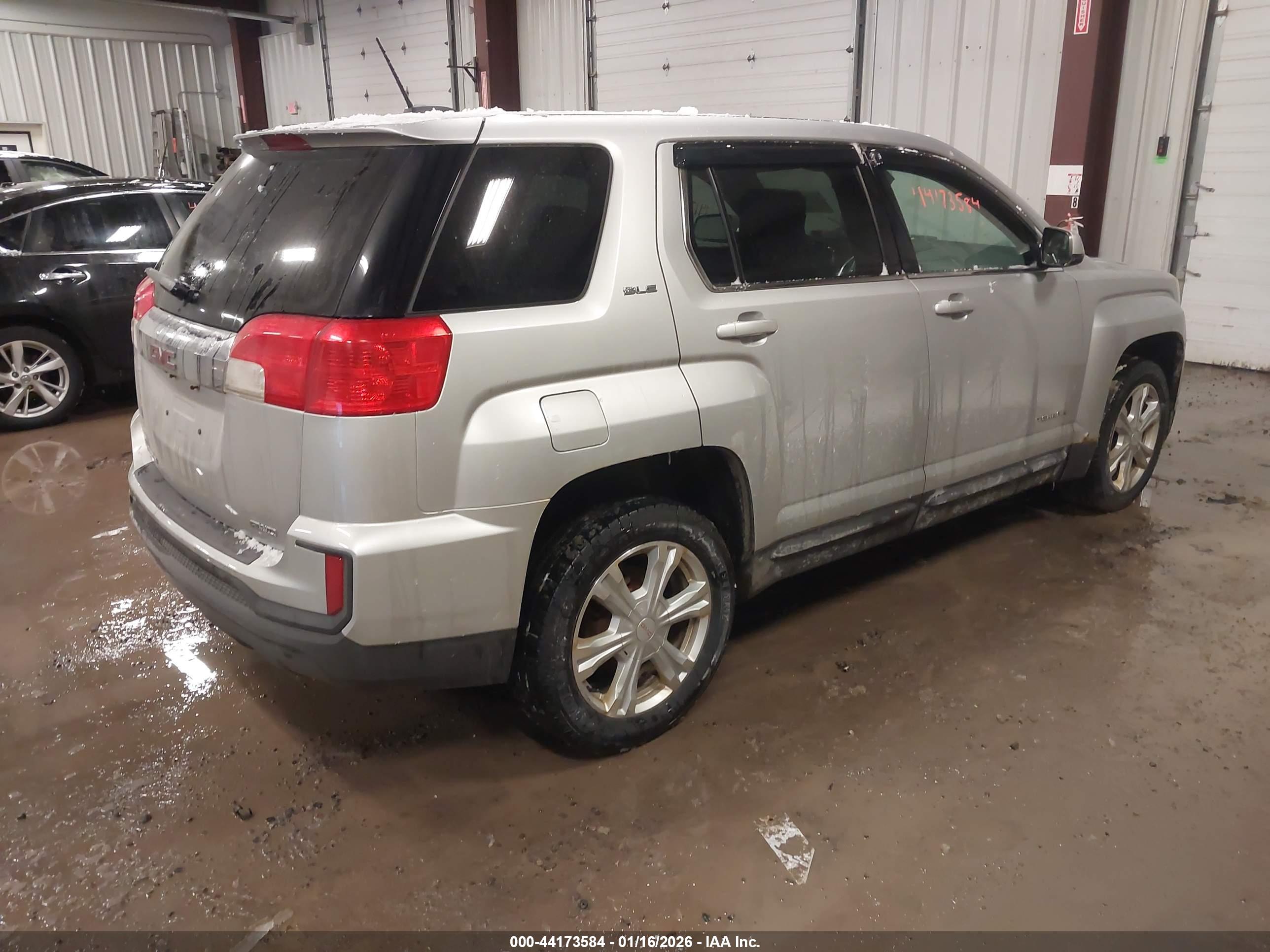 GMC TERRAIN image 4