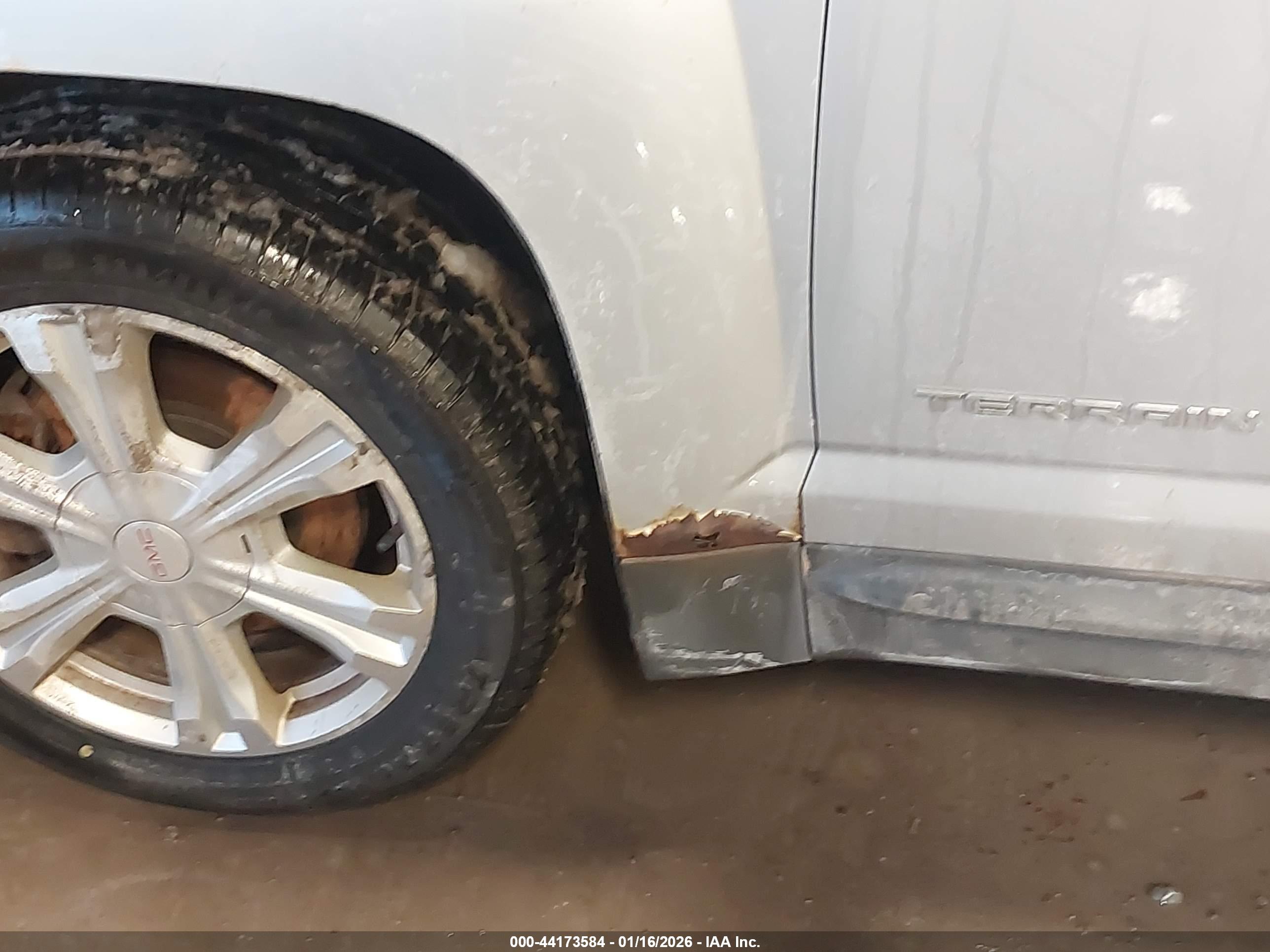 GMC TERRAIN image 6