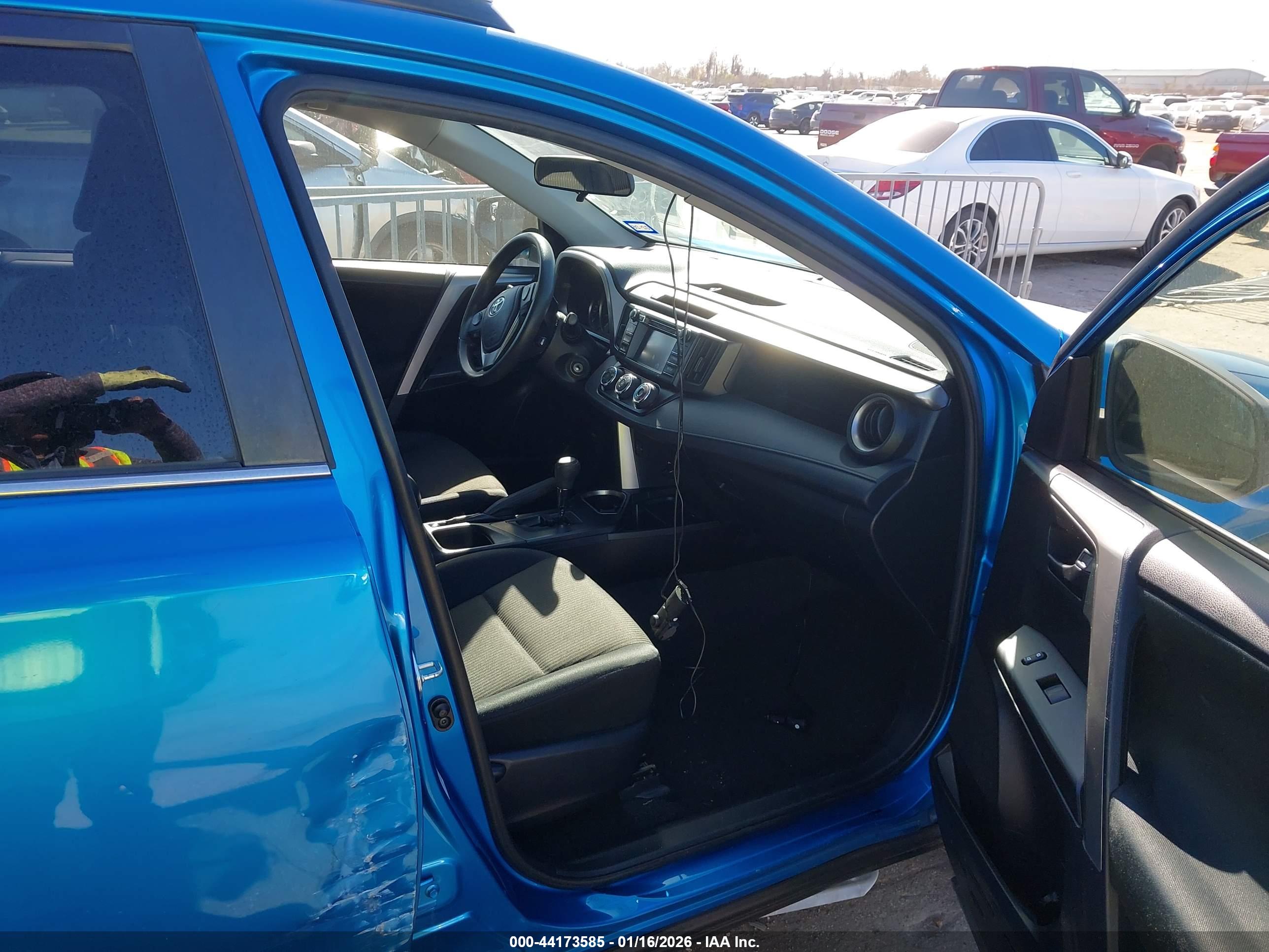 TOYOTA RAV4 image 5