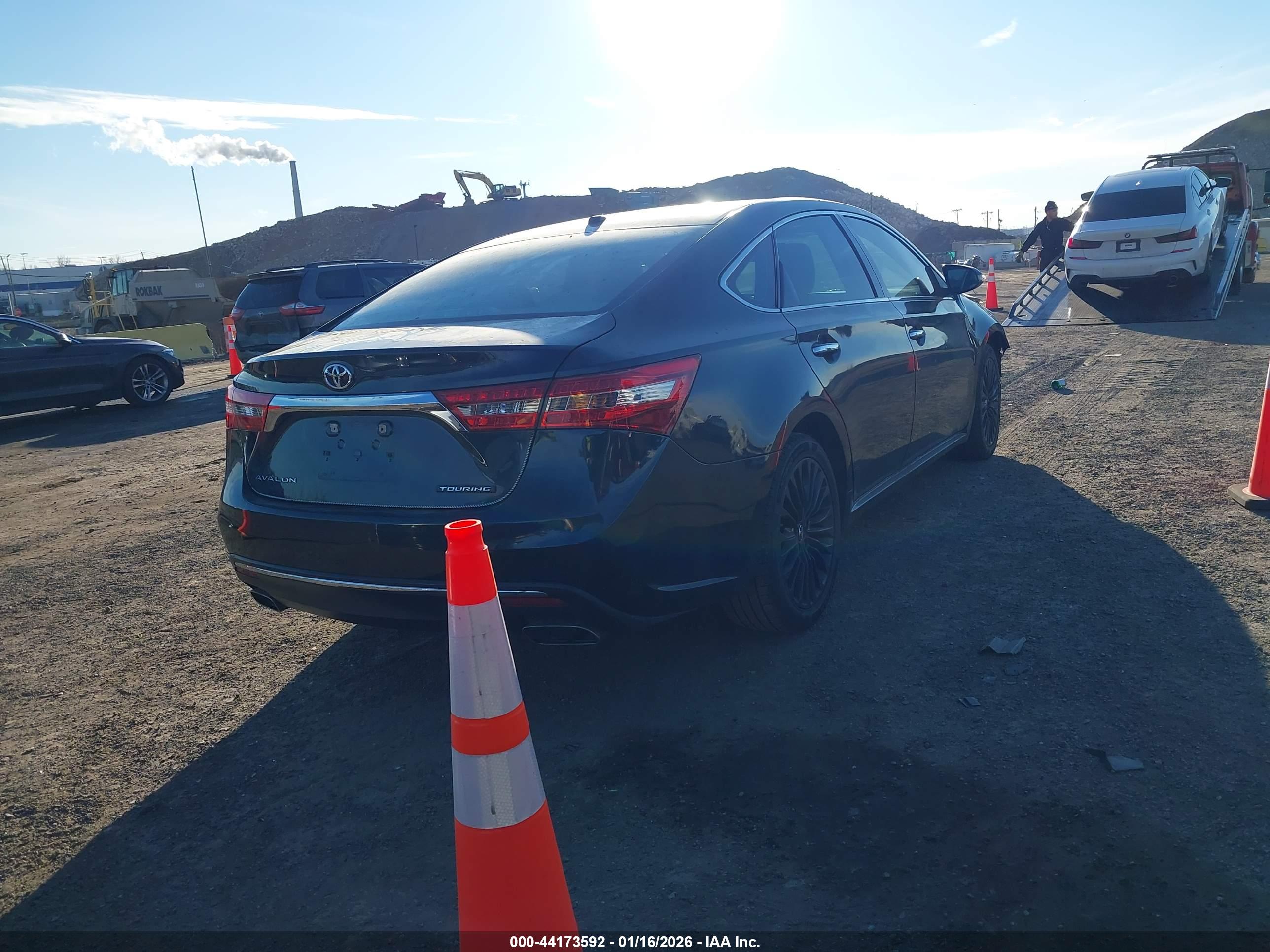 TOYOTA AVALON image 4