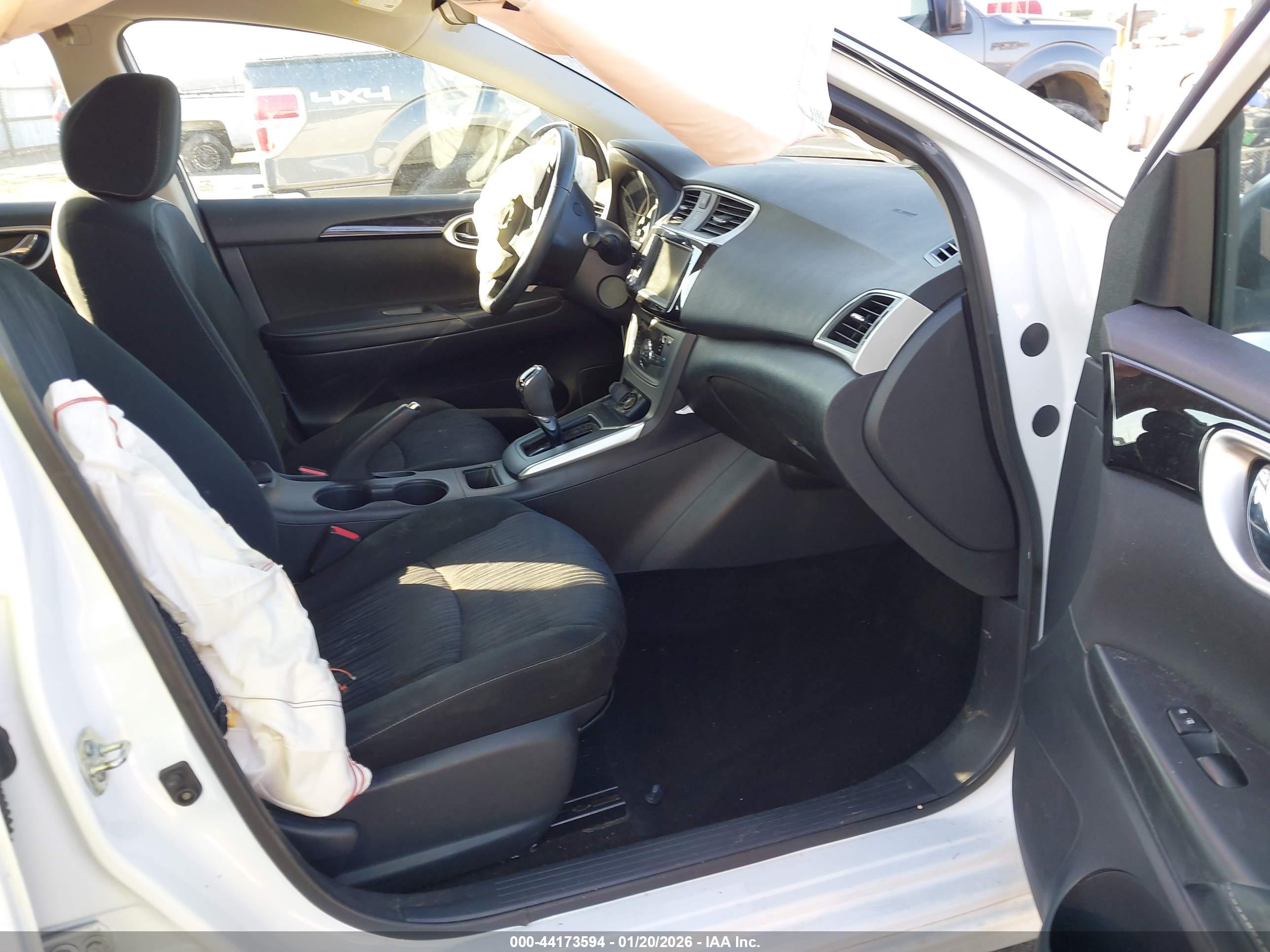 NISSAN SENTRA image 5