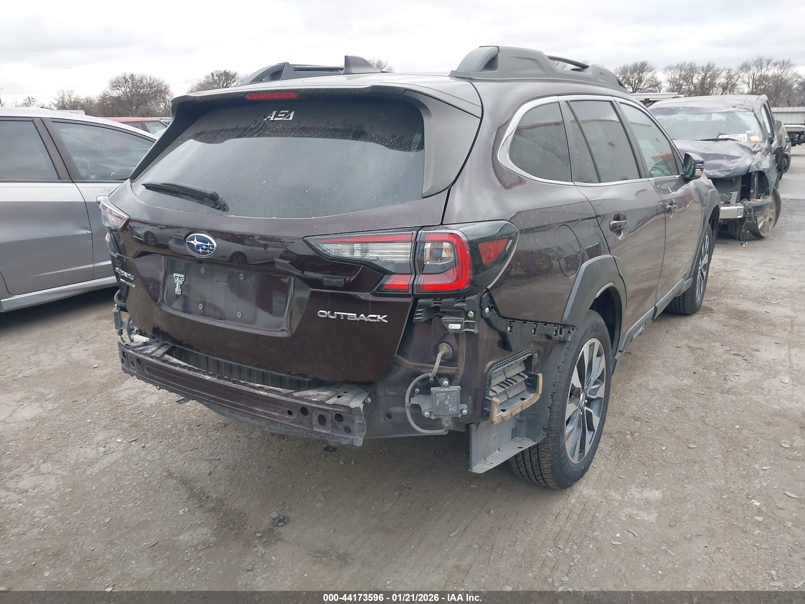 SUBARU OUTBACK image 4