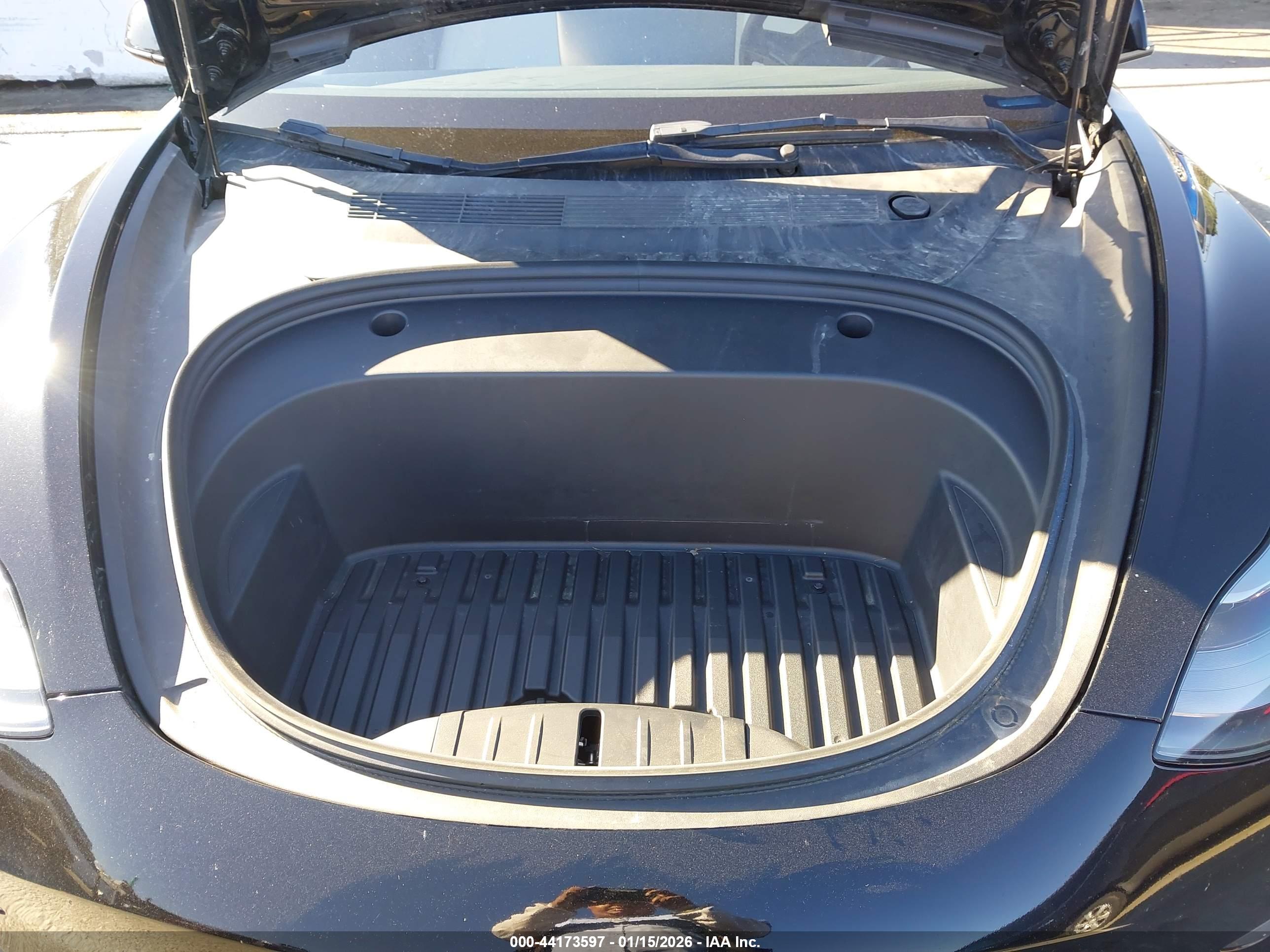TESLA MODEL image 10