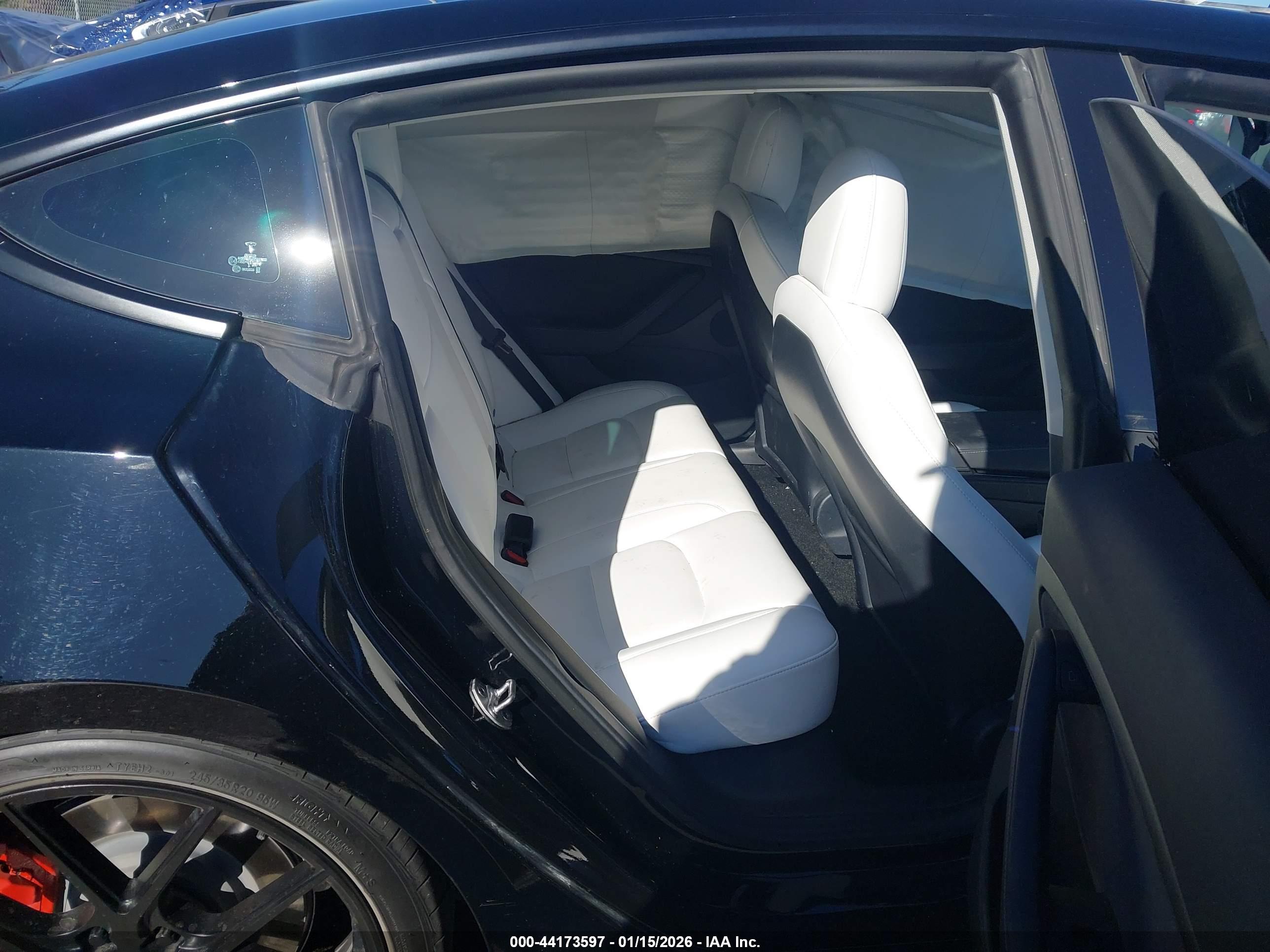 TESLA MODEL image 8