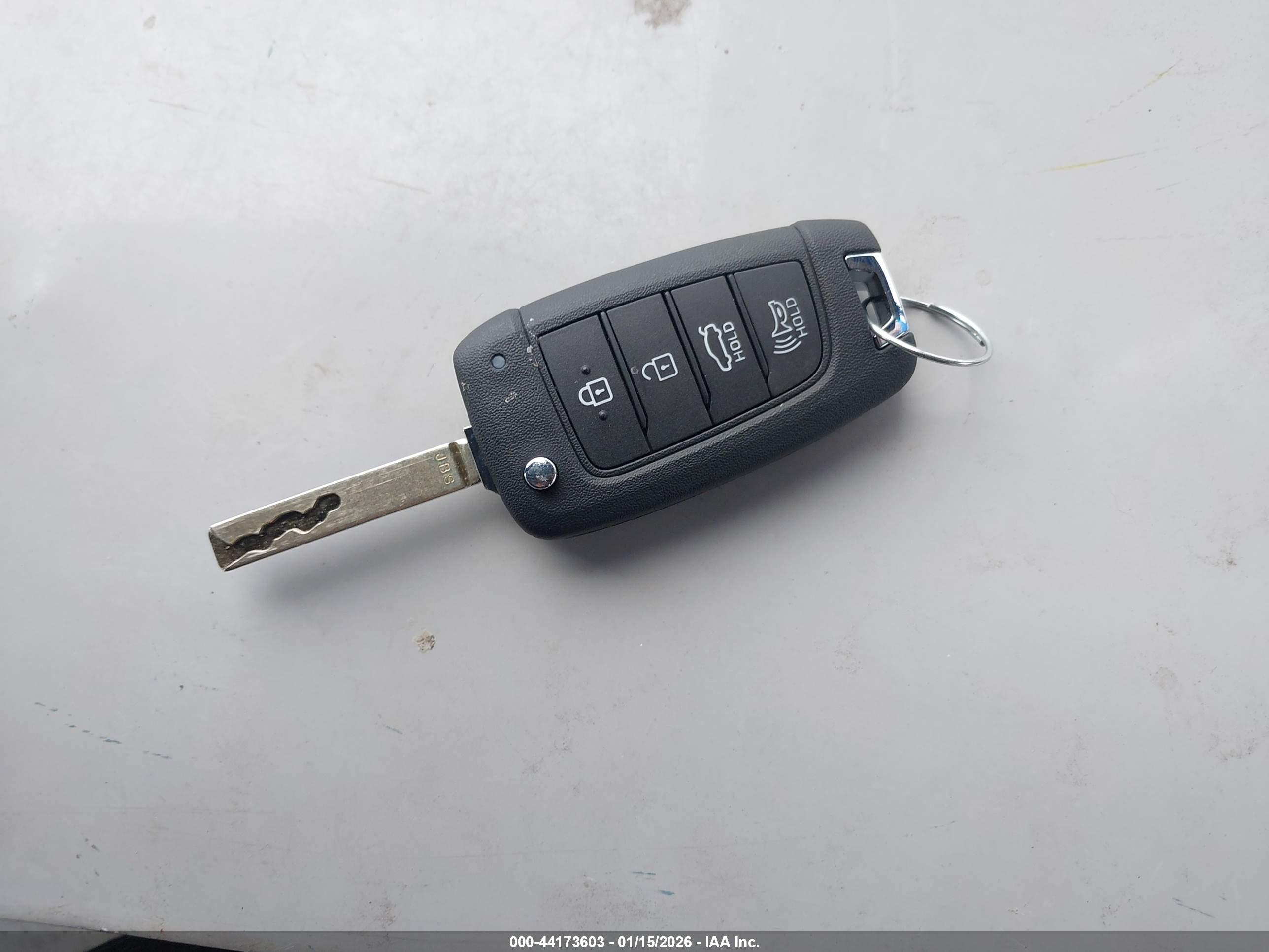 HYUNDAI ELANTRA image 11