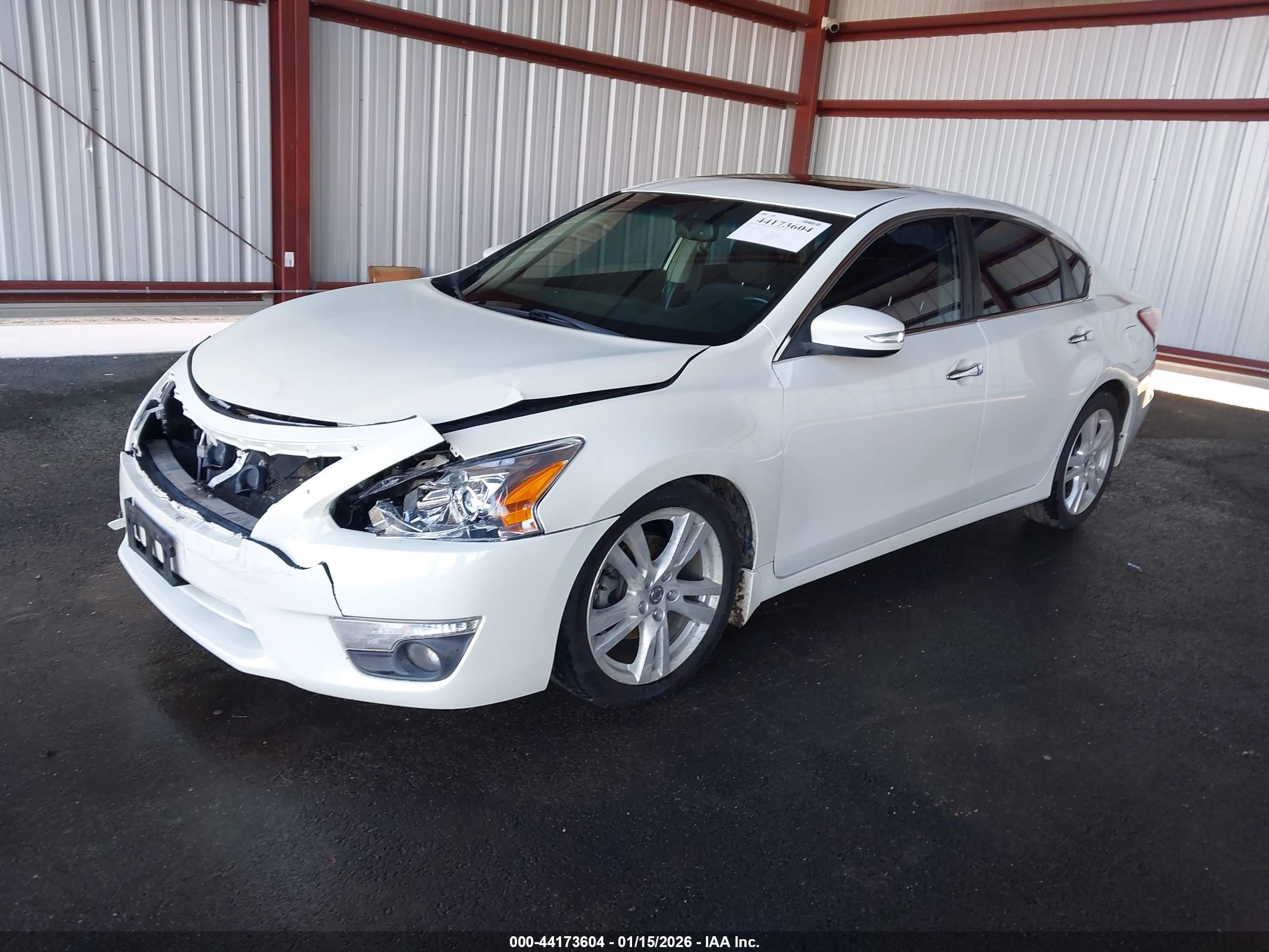 NISSAN ALTIMA image 2