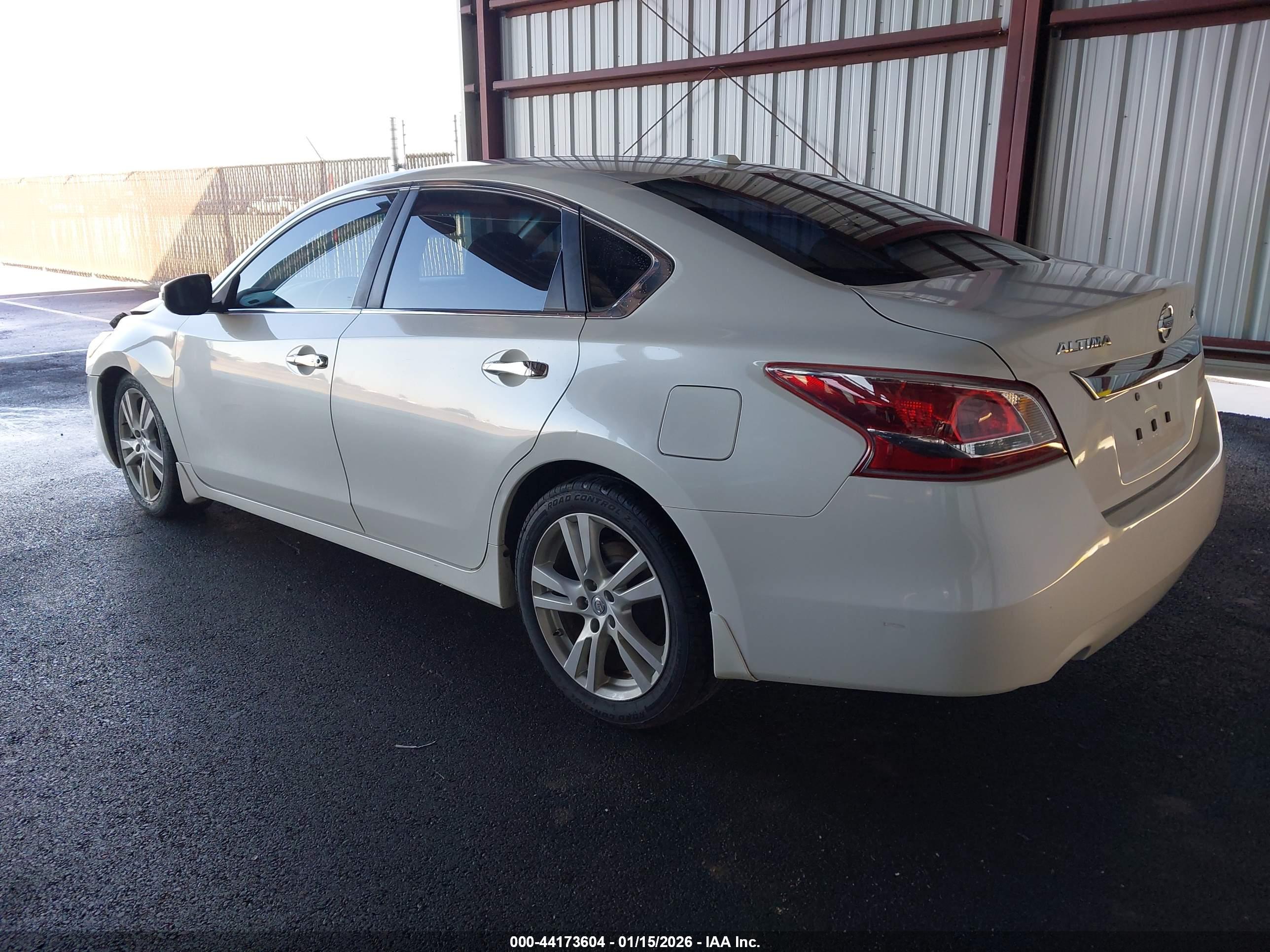 NISSAN ALTIMA image 3