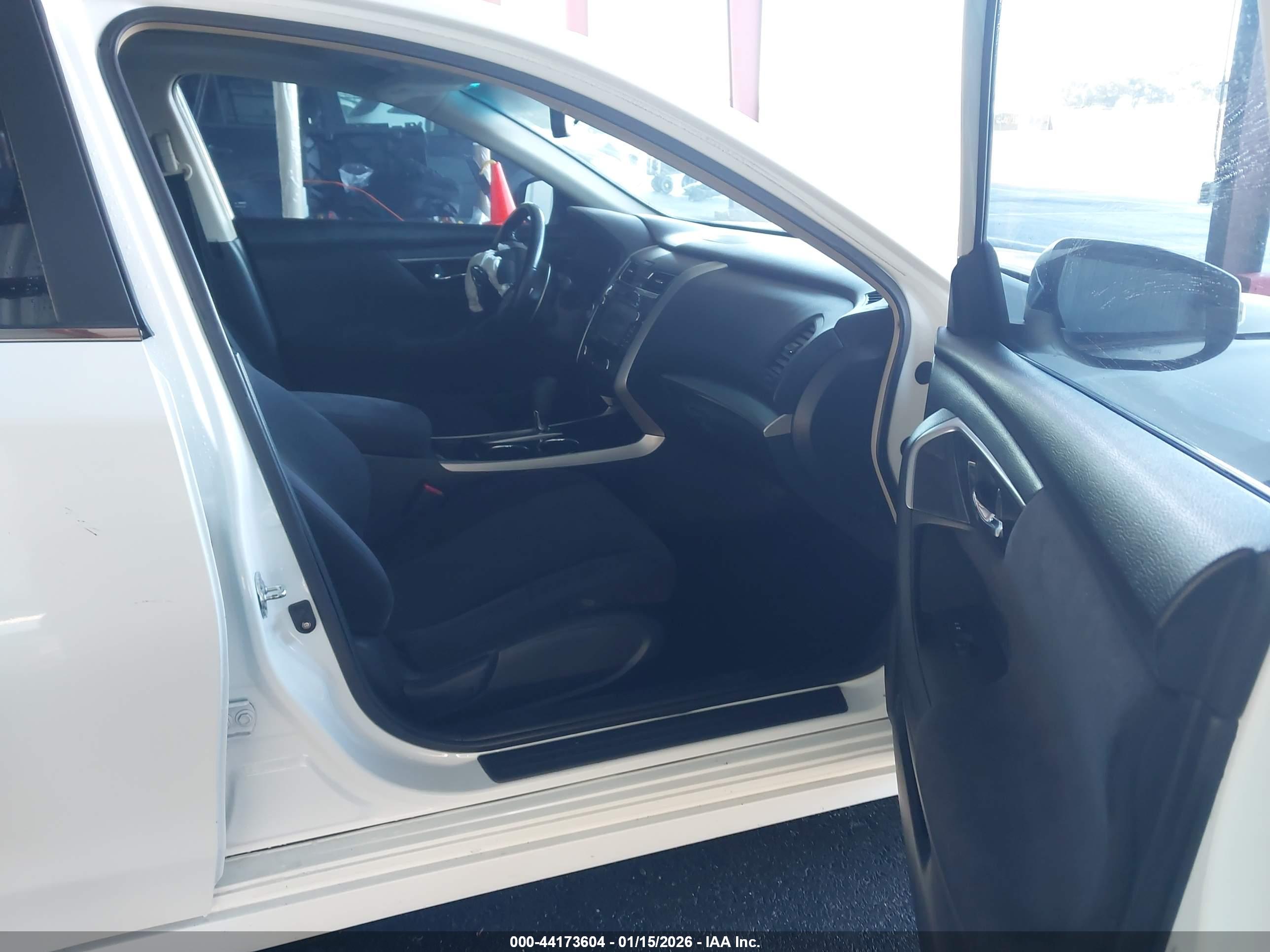 NISSAN ALTIMA image 5