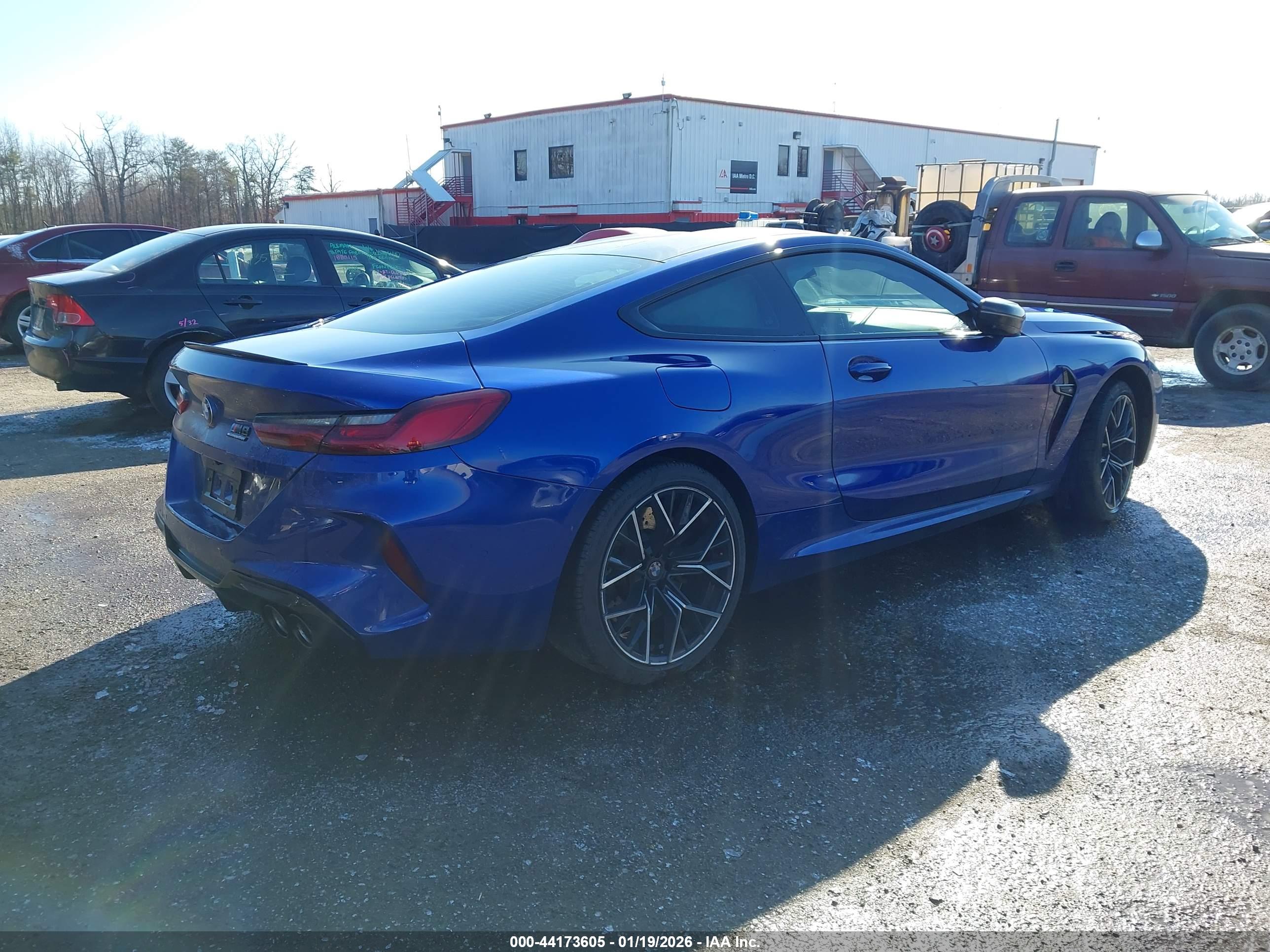 BMW M8 image 4