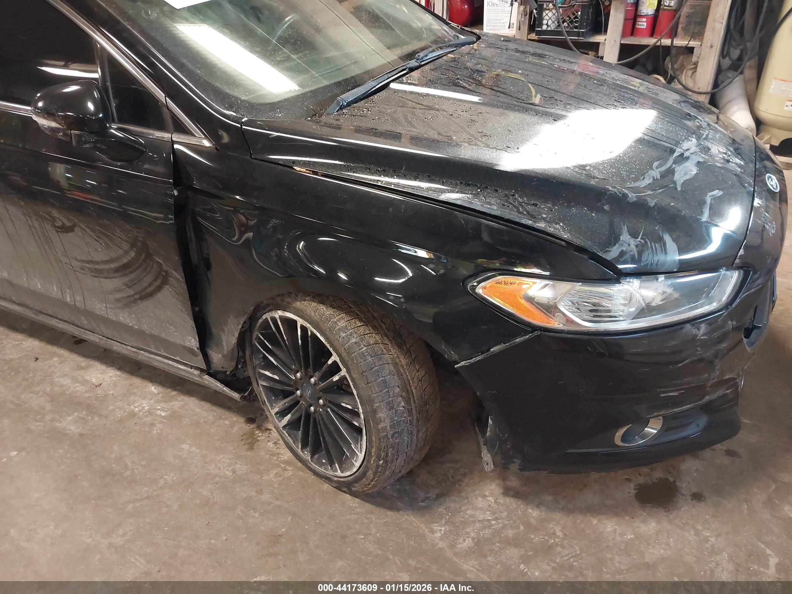 FORD FUSION image 6