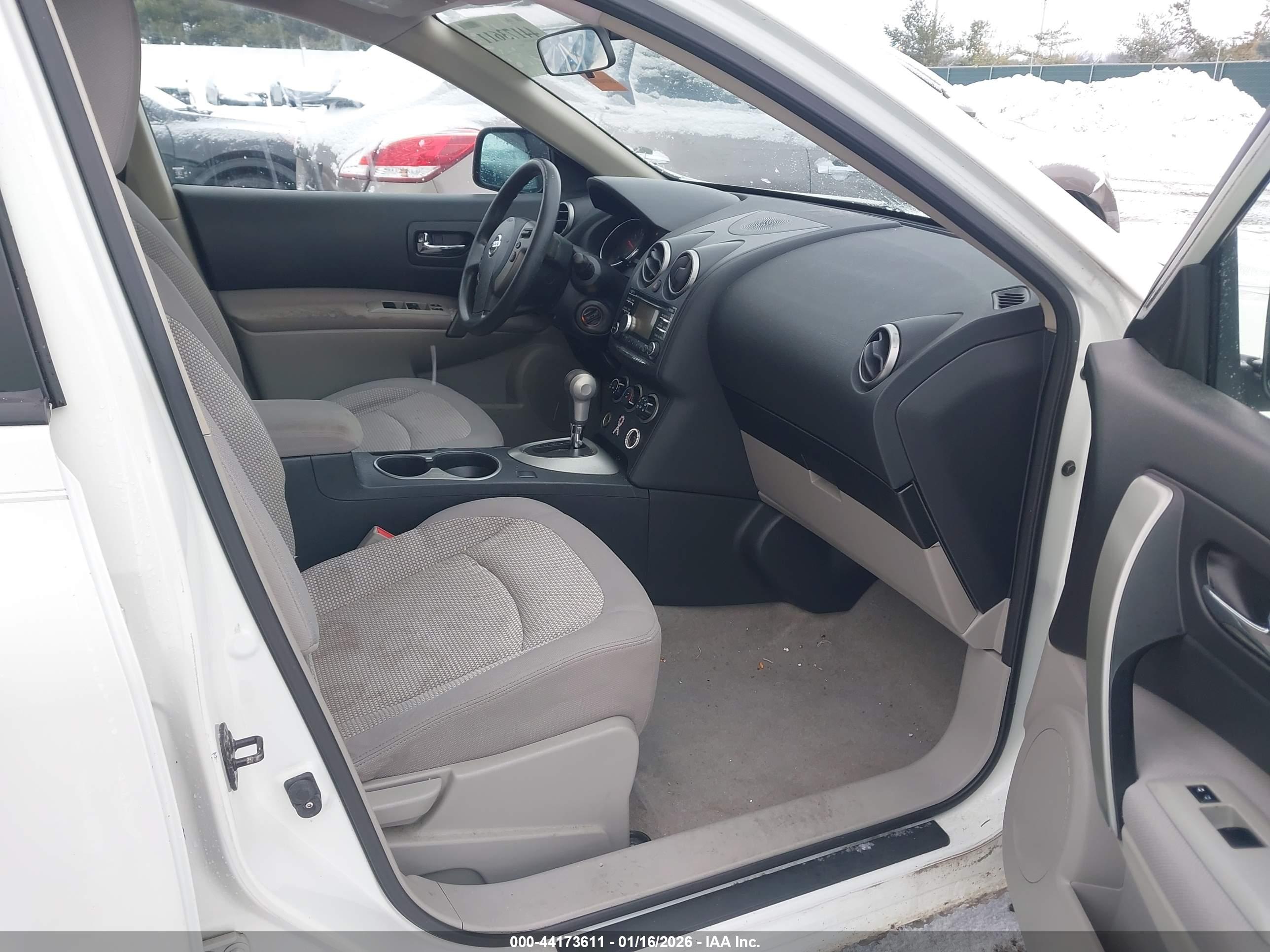 NISSAN ROGUE image 5