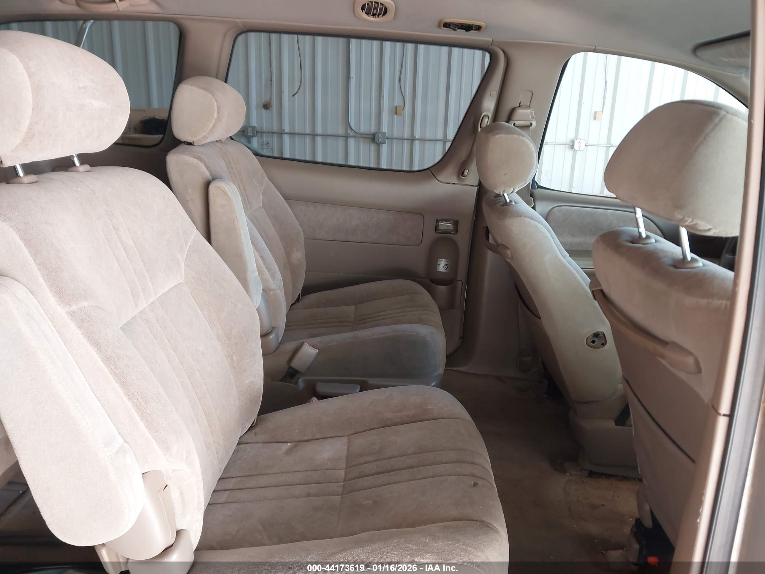 TOYOTA SIENNA image 8