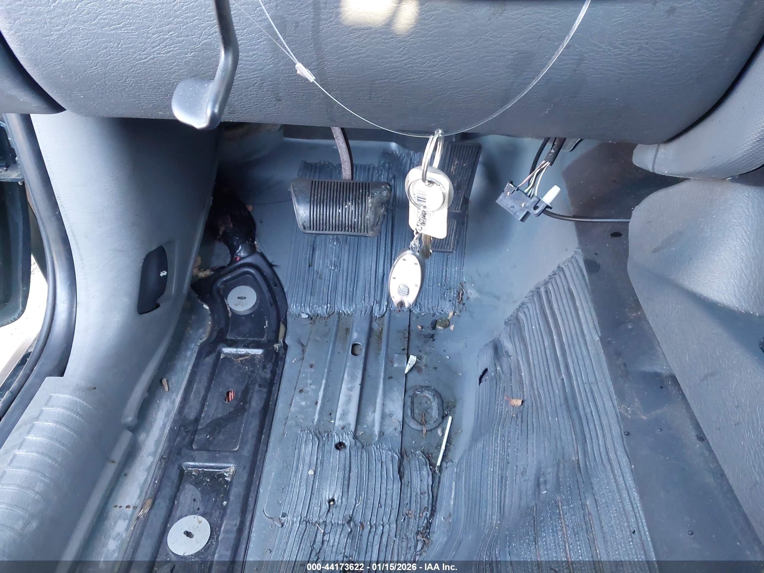 JEEP LIBERTY image 11