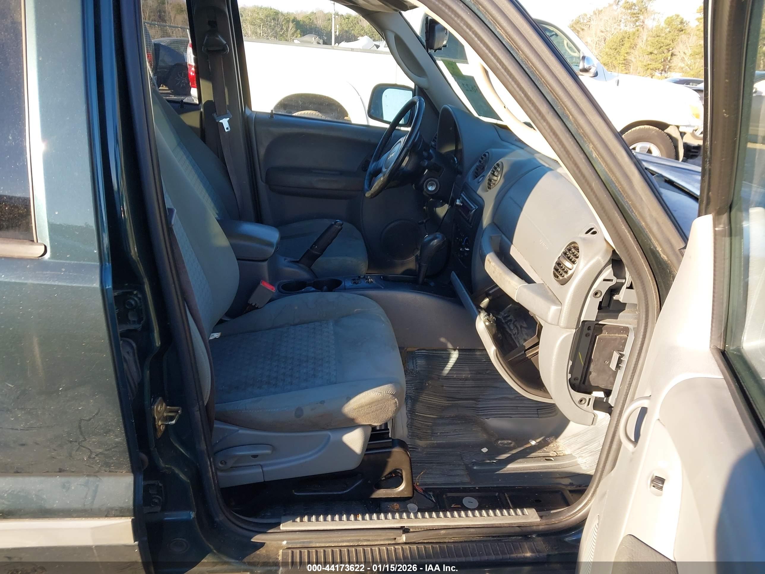 JEEP LIBERTY image 5