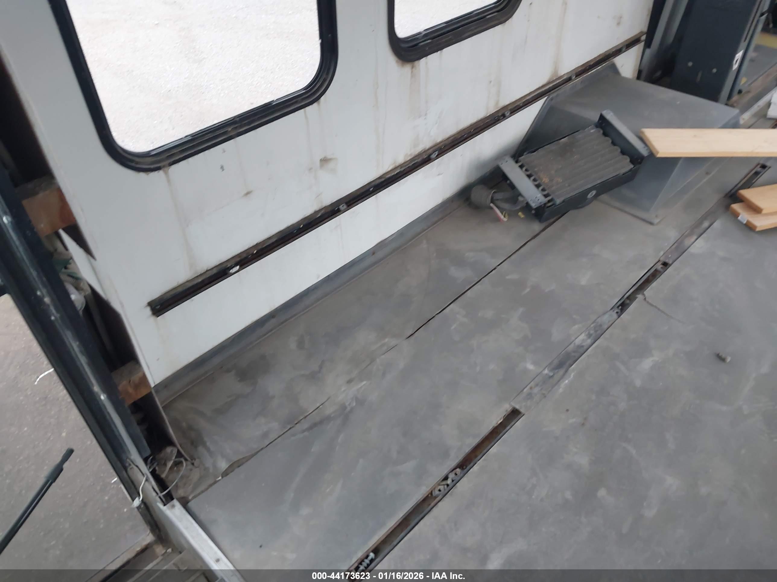 FORD ECONOLINE image 8
