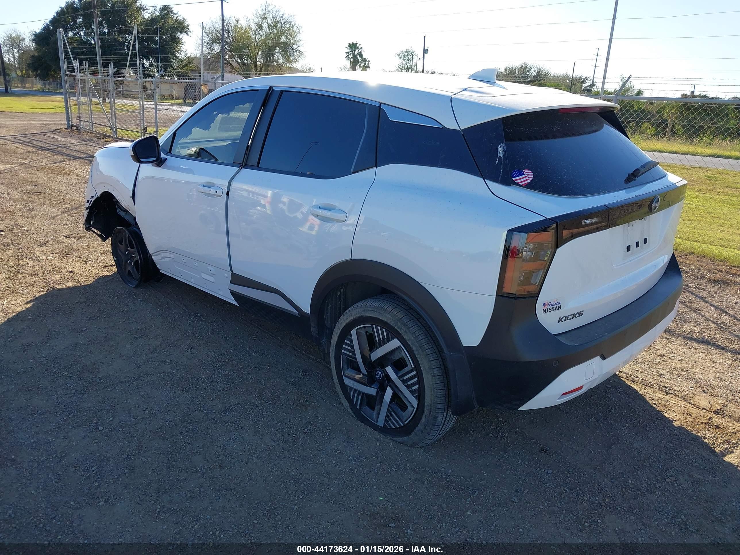 NISSAN KICKS image 3