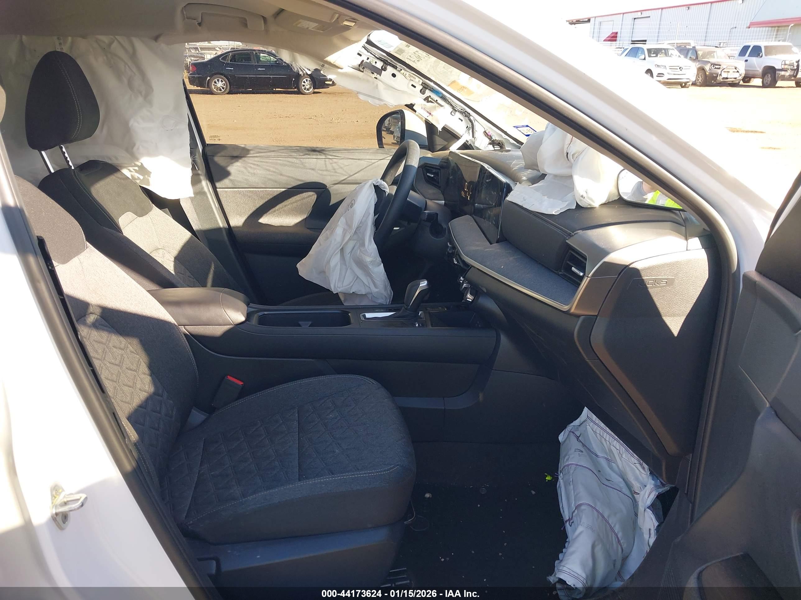 NISSAN KICKS image 5