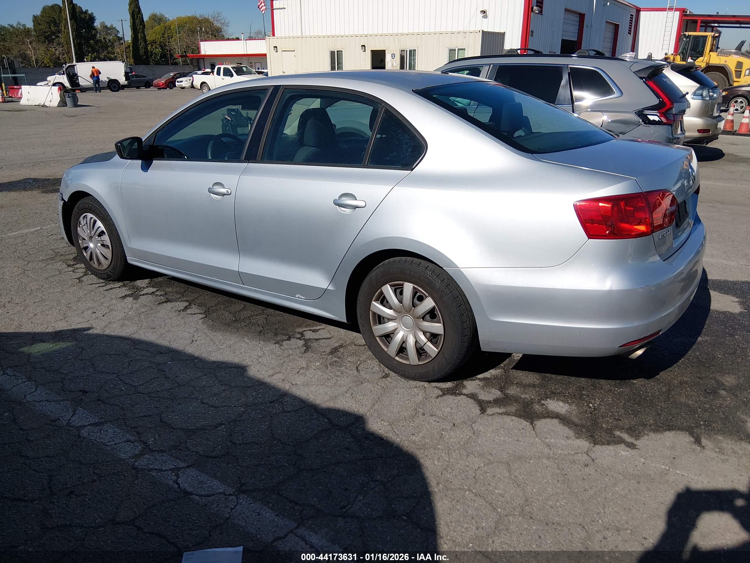 VOLKSWAGEN JETTA image 3