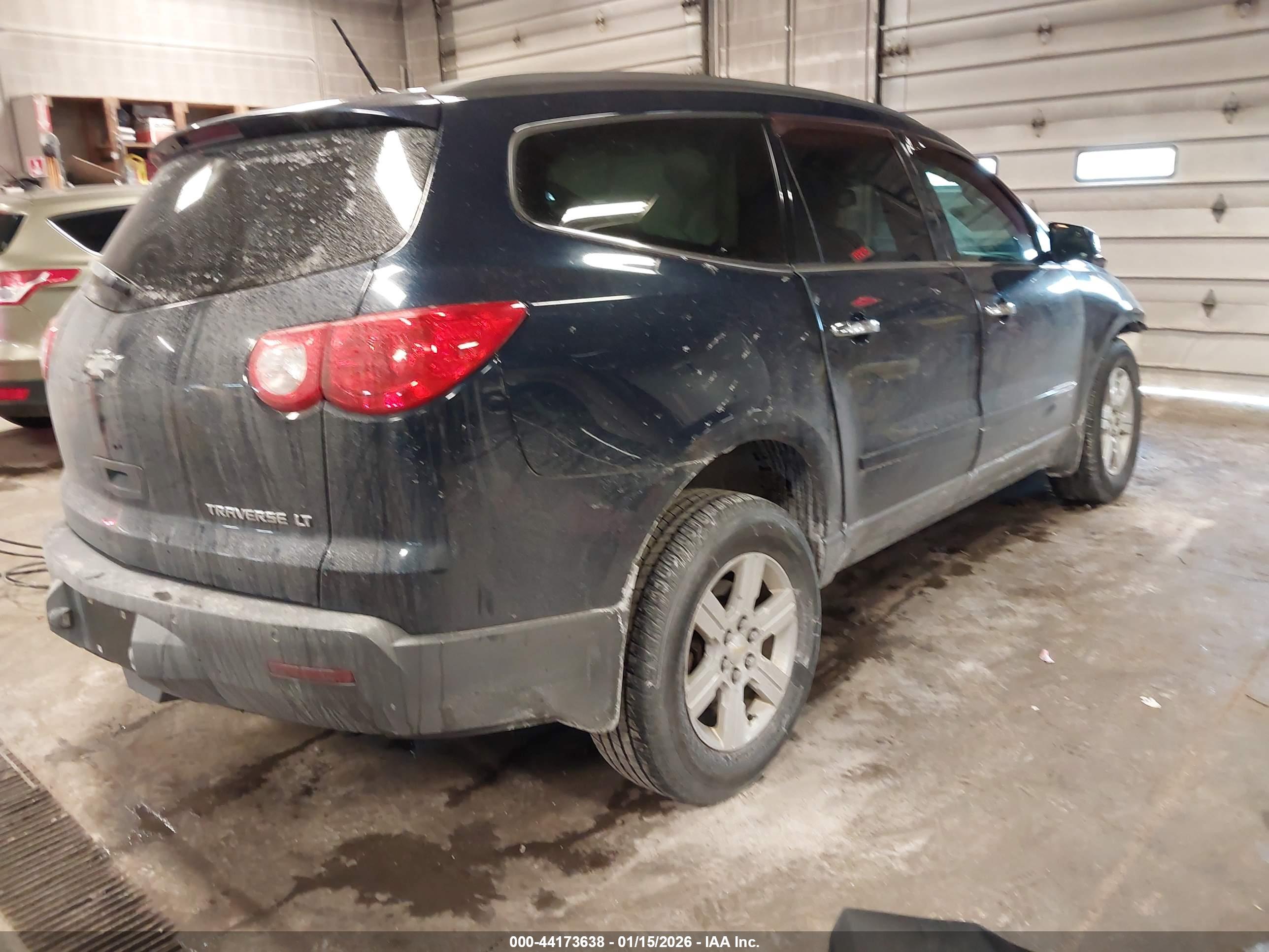 CHEVROLET TRAVERSE image 4