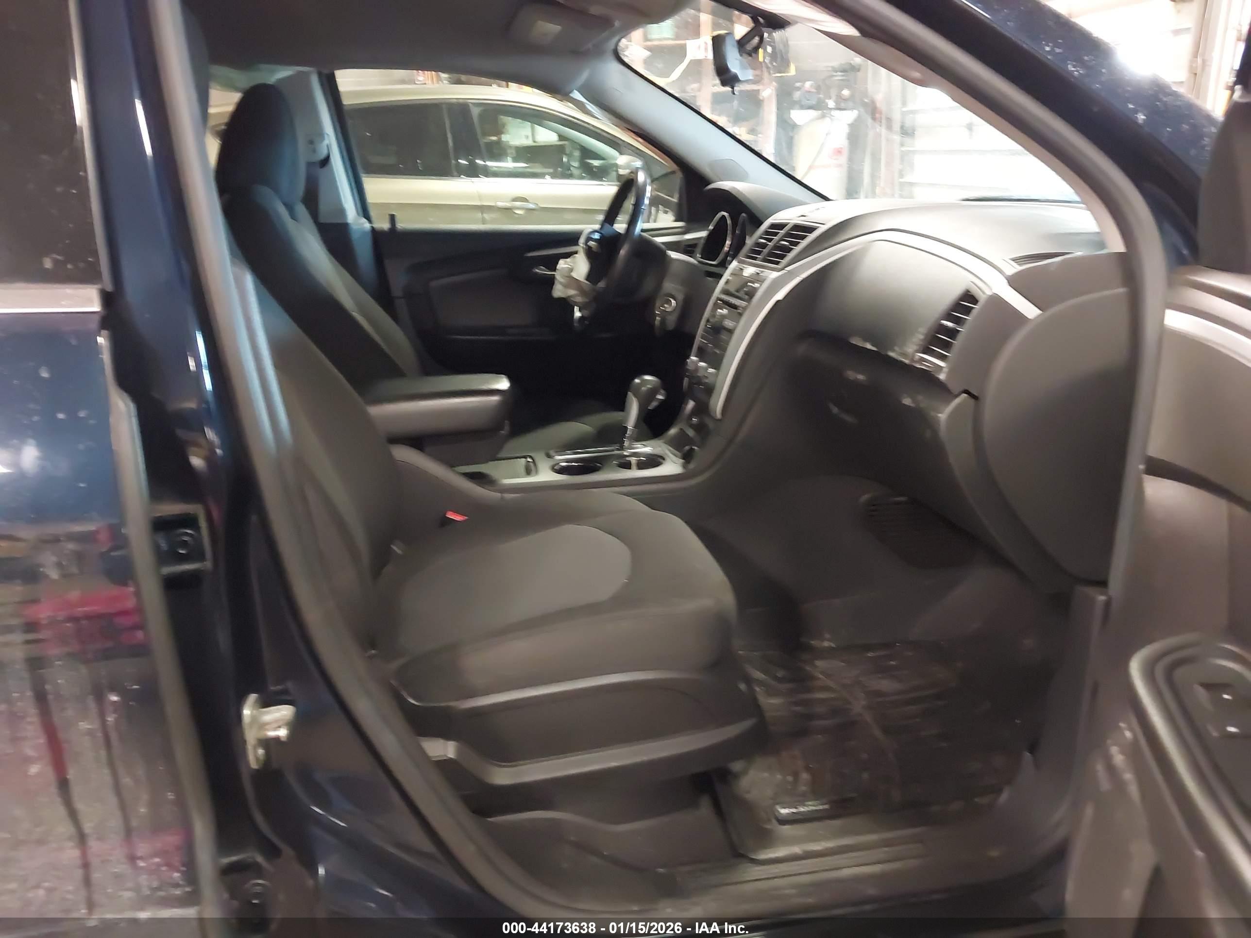 CHEVROLET TRAVERSE image 5