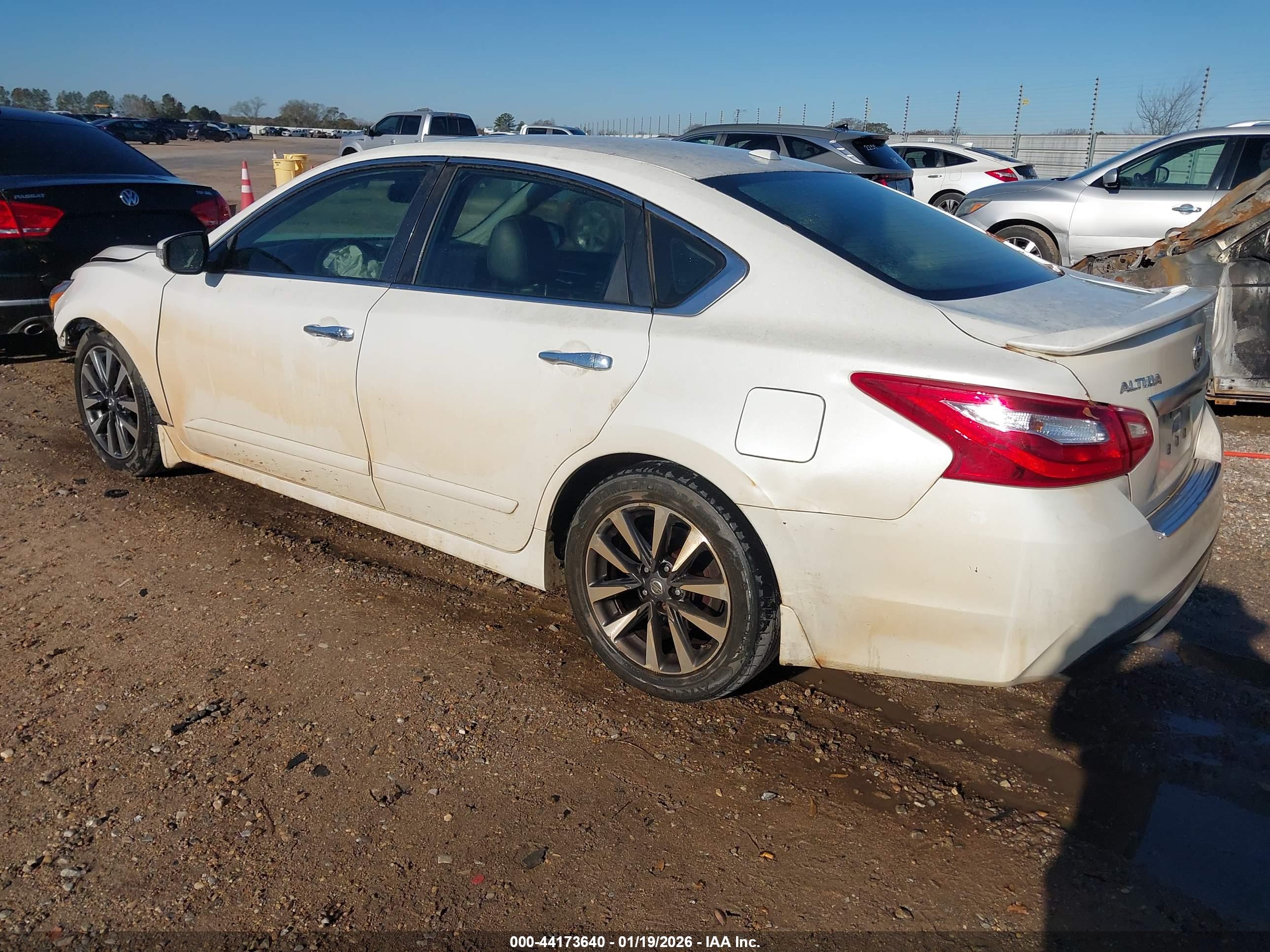 NISSAN ALTIMA image 3