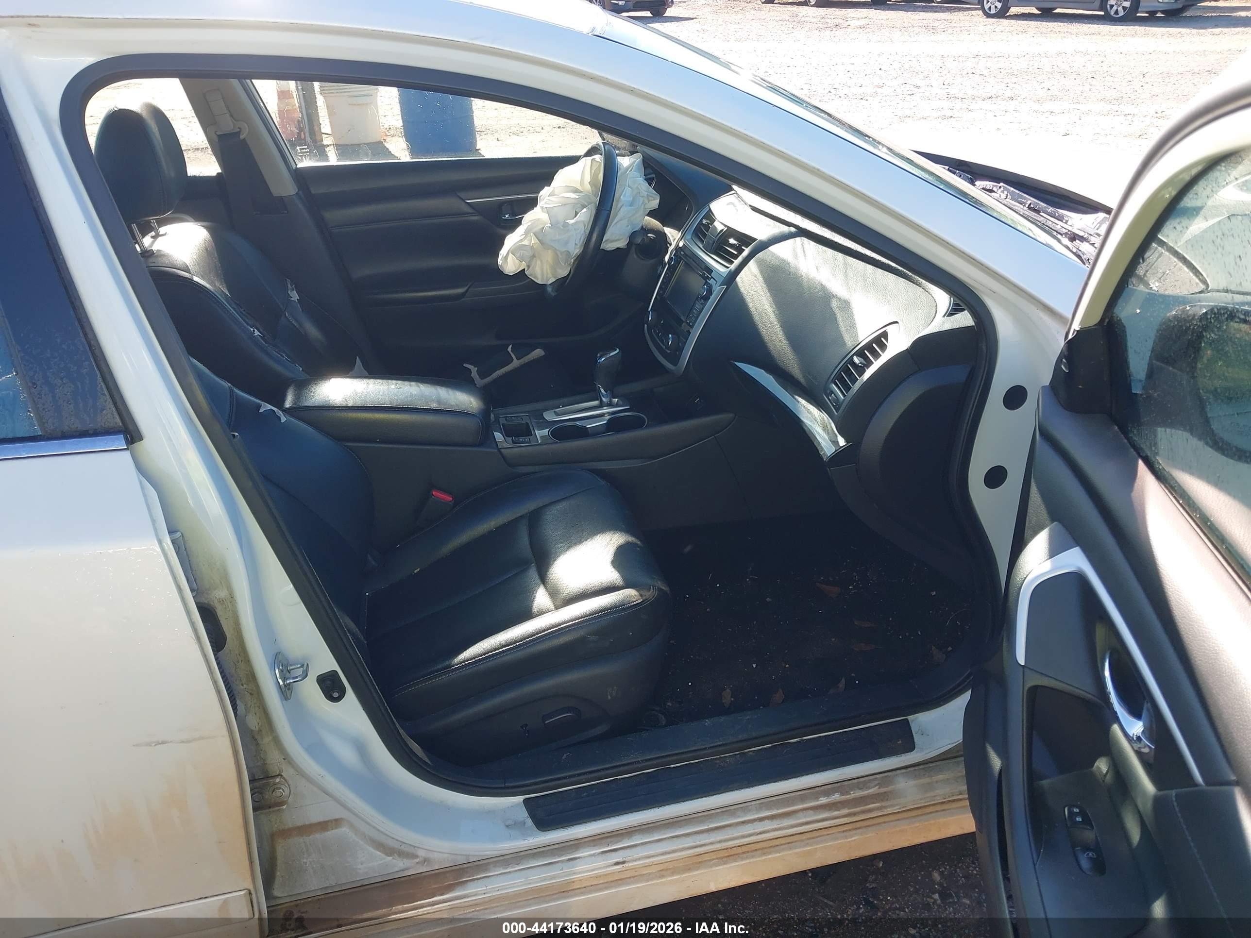 NISSAN ALTIMA image 5