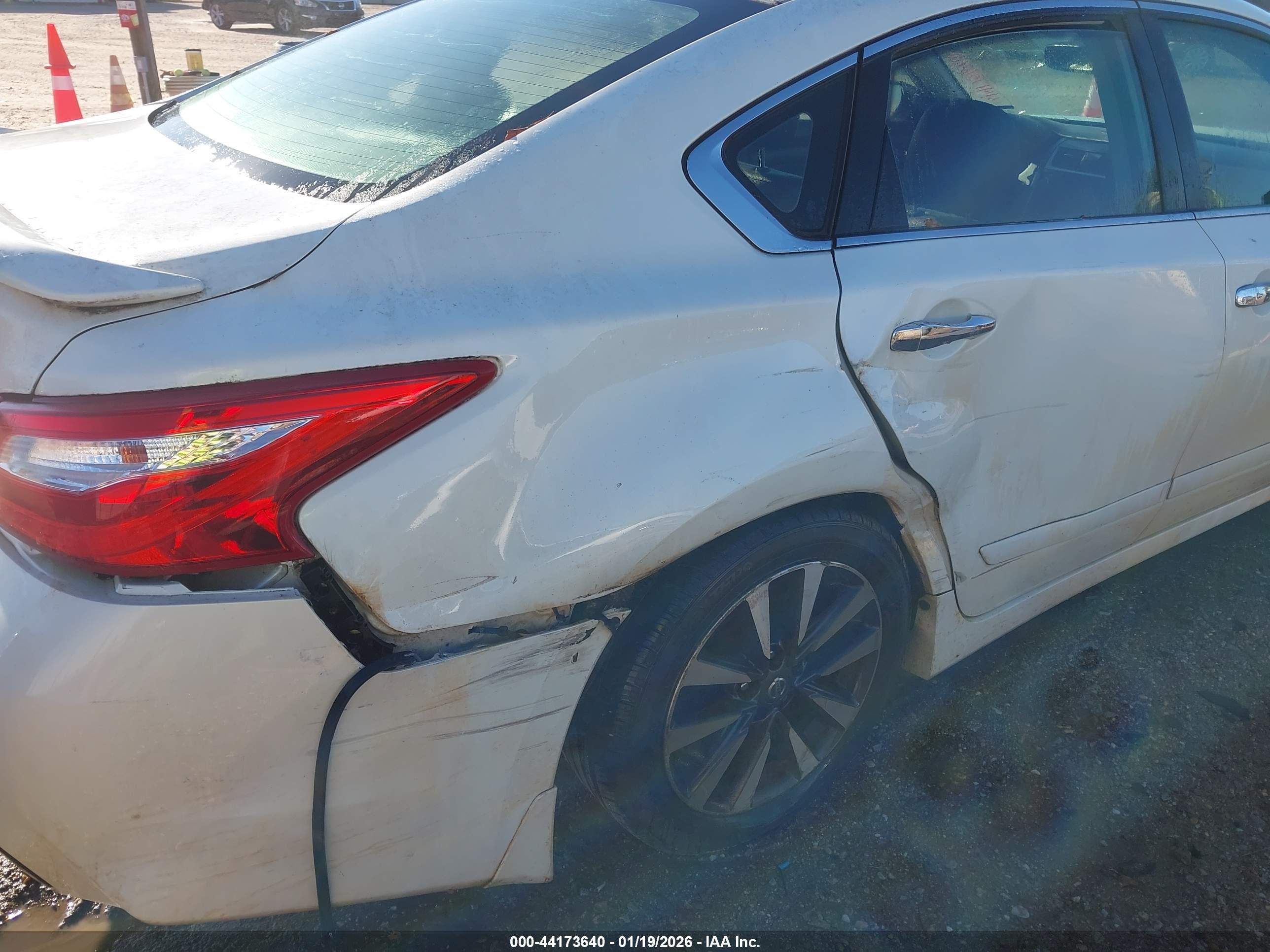 NISSAN ALTIMA image 6