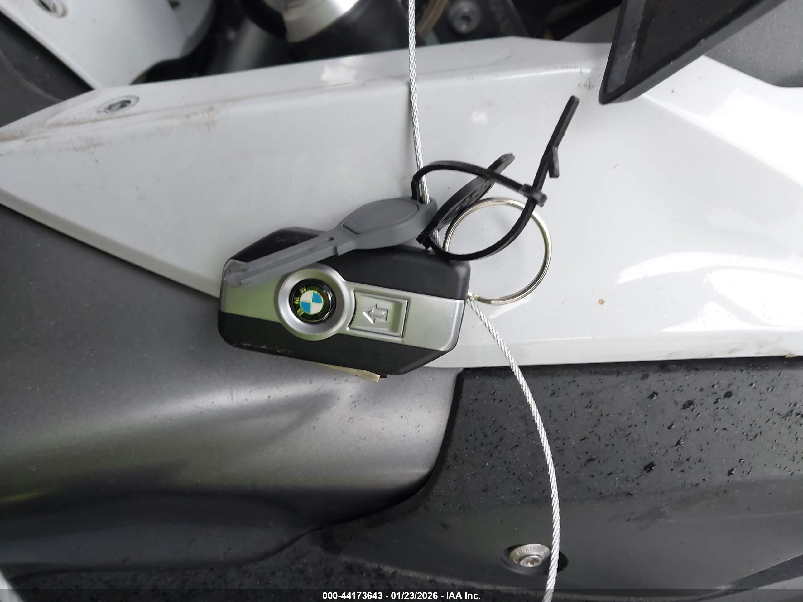 BMW R1200 image 11