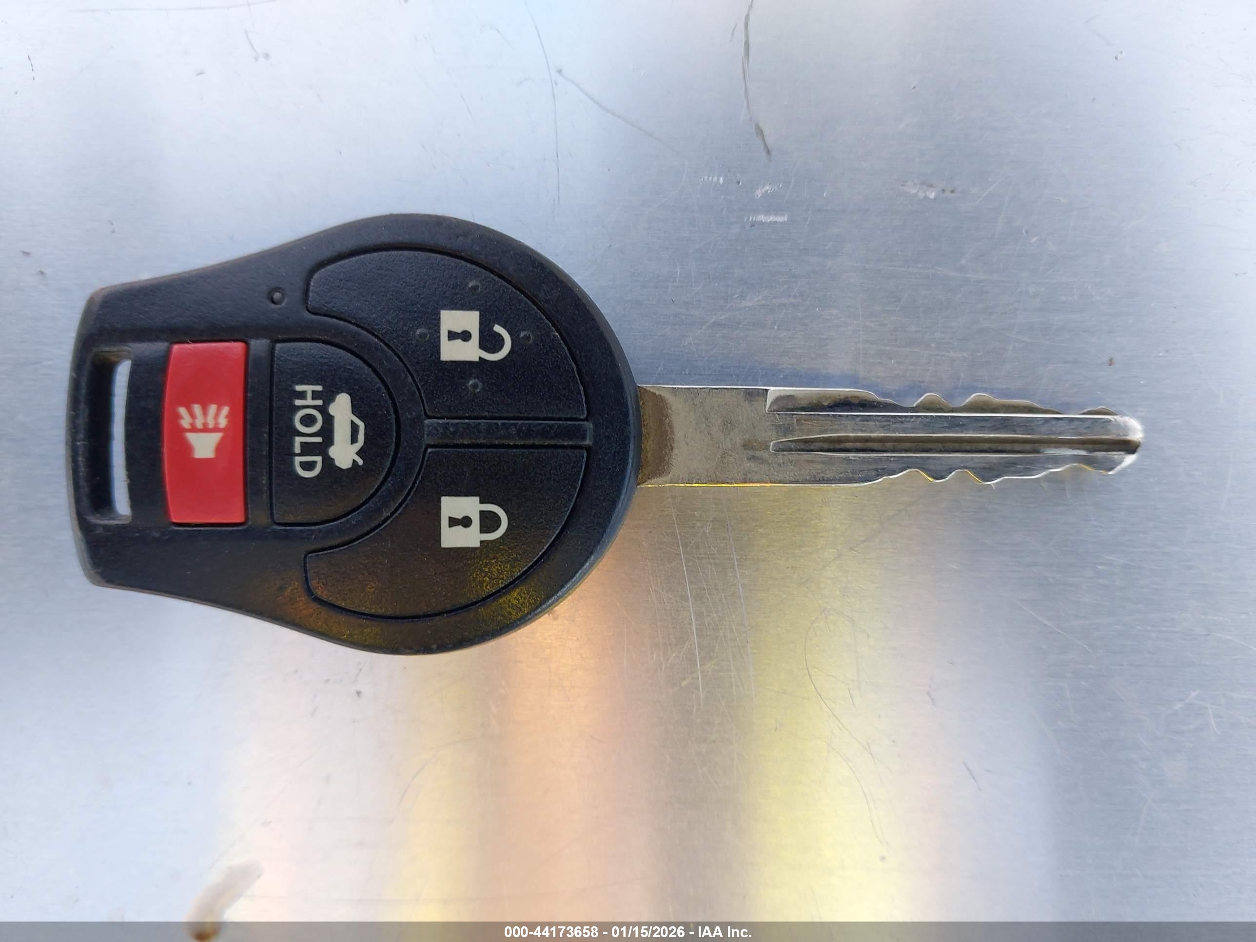 NISSAN VERSA image 11